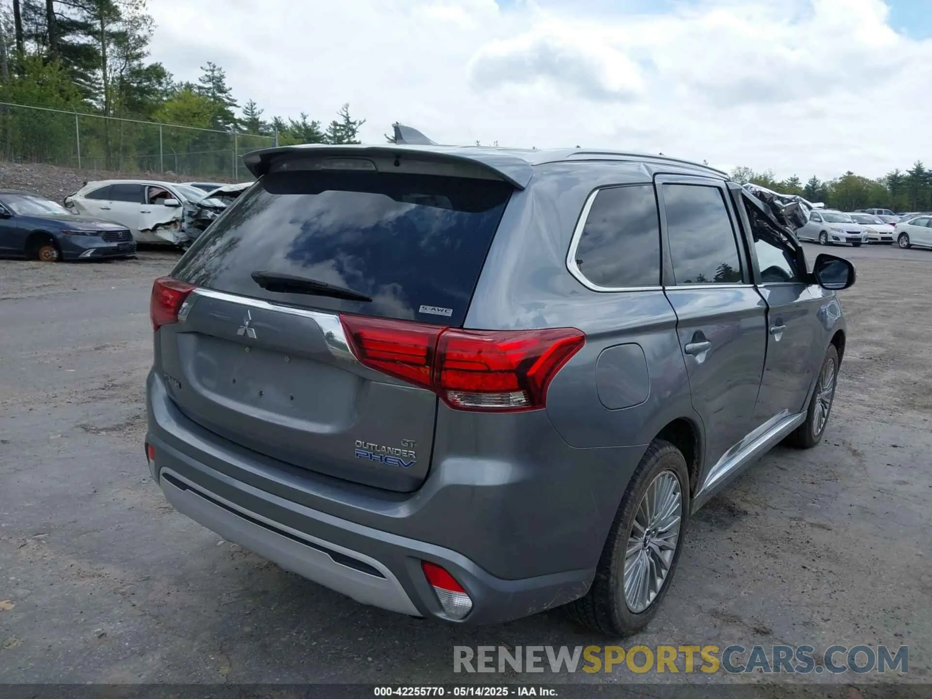 4 Photograph of a damaged car JA4J24A5XKZ051210 MITSUBISHI OUTLANDER PHEV 2019