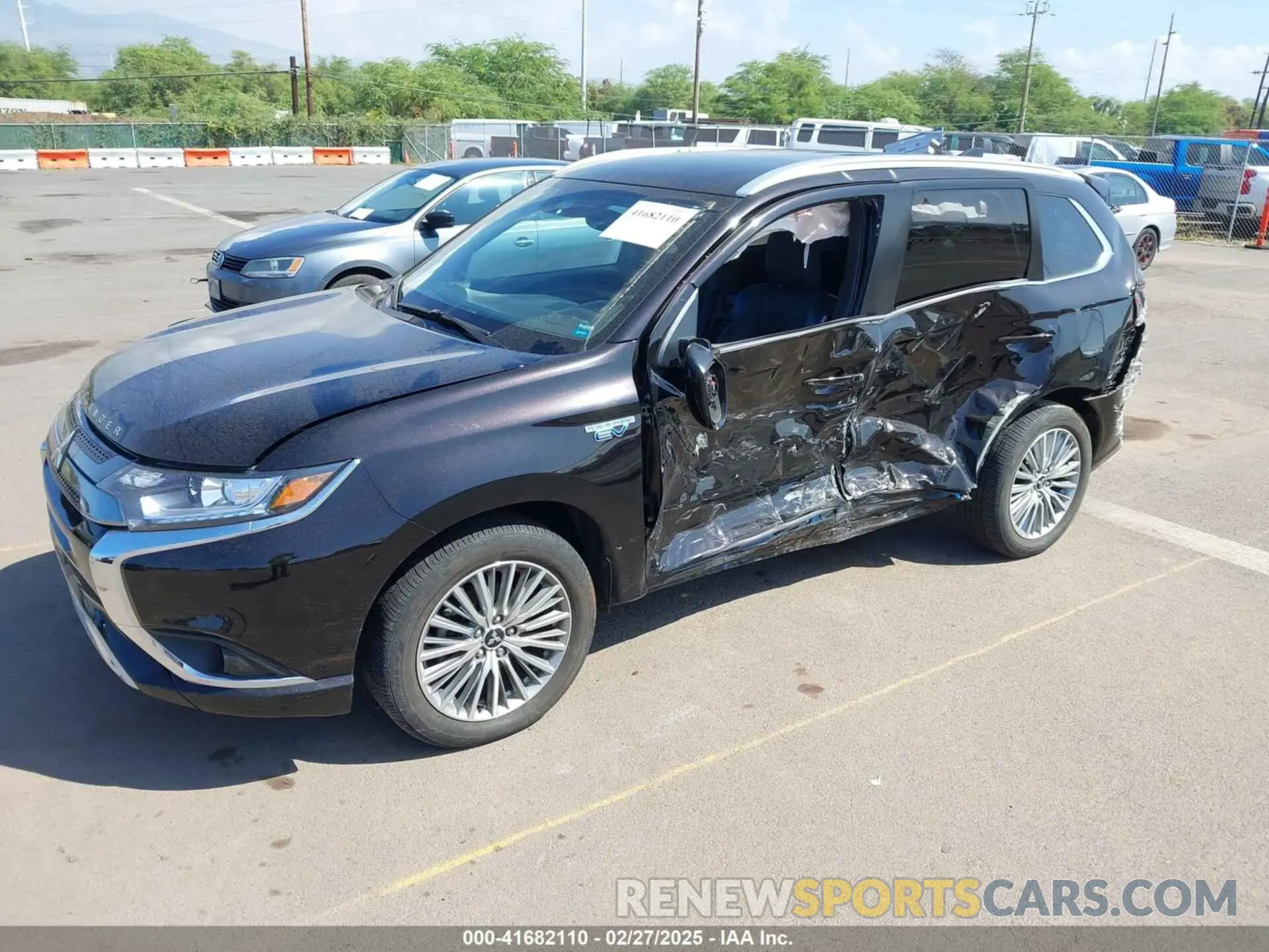 2 Photograph of a damaged car JA4J24A51LZ009381 MITSUBISHI OUTLANDER PHEV 2020
