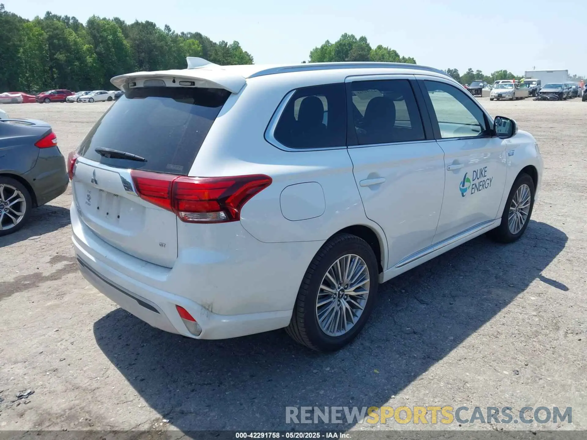 4 Фотография поврежденного автомобиля JA4J24A5XLZ041732 MITSUBISHI OUTLANDER PHEV 2020