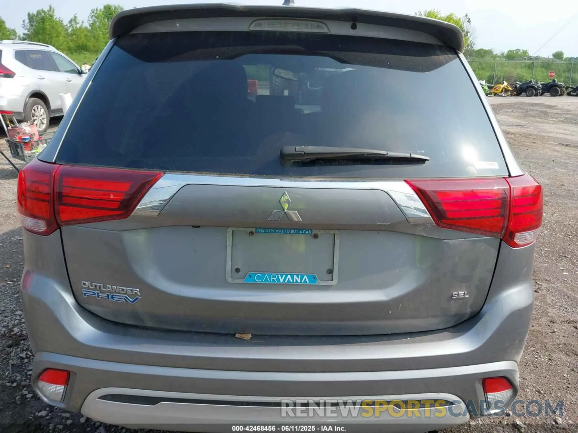 17 Photograph of a damaged car JA4J2VA73MZ000819 MITSUBISHI OUTLANDER PHEV 2021