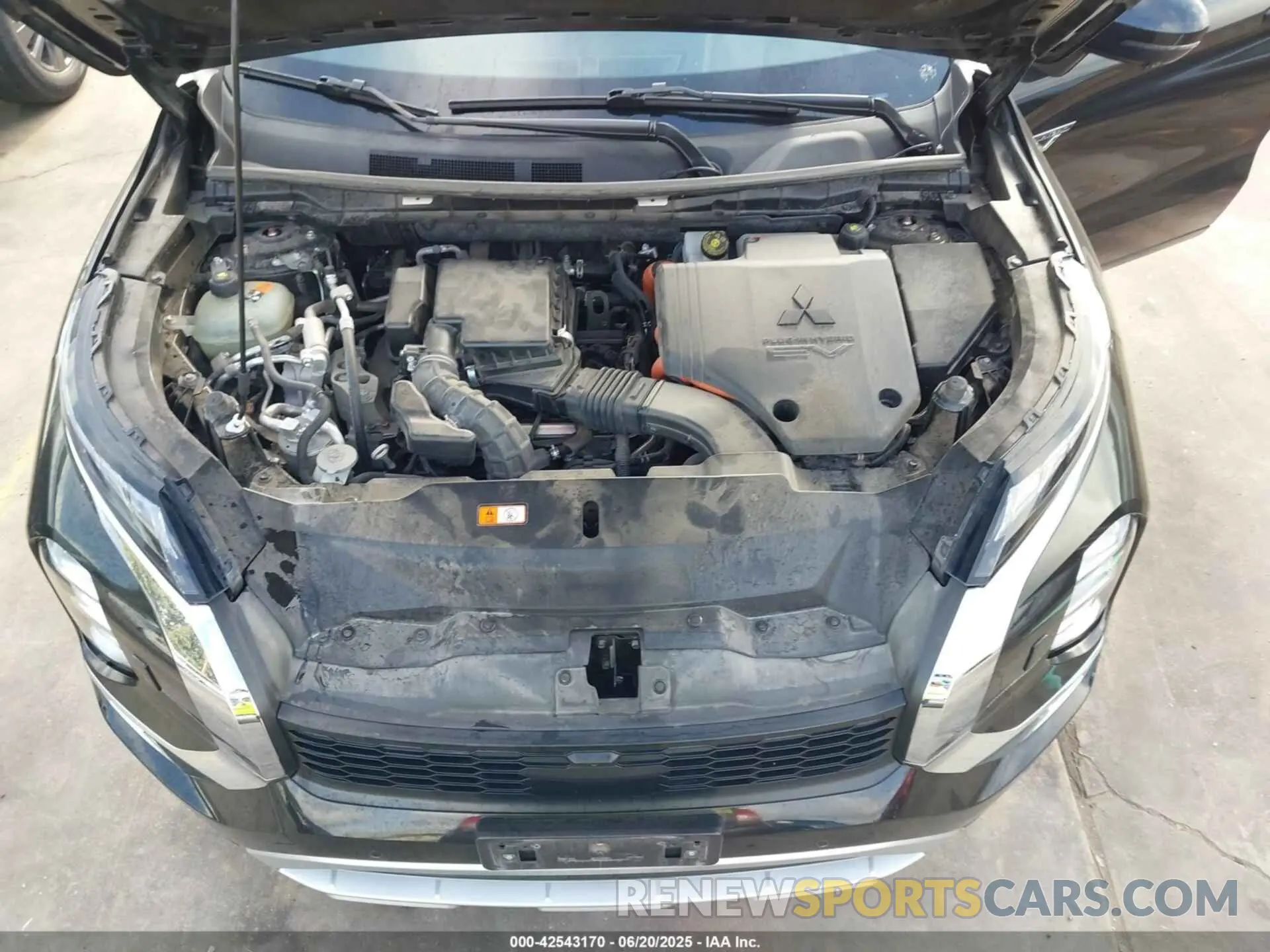 10 Photograph of a damaged car JA4T5UA97PZ058755 MITSUBISHI OUTLANDER PHEV 2023