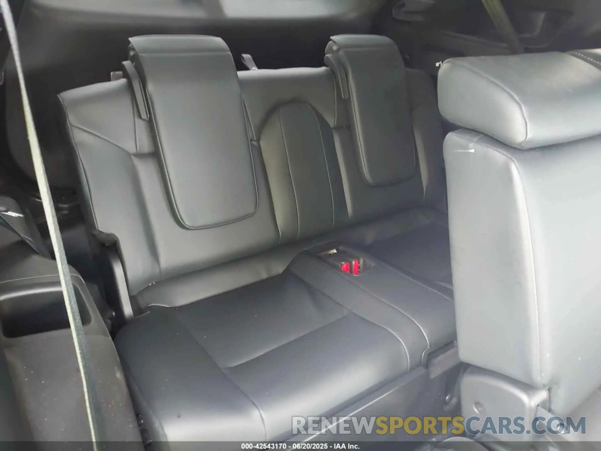 21 Photograph of a damaged car JA4T5UA97PZ058755 MITSUBISHI OUTLANDER PHEV 2023