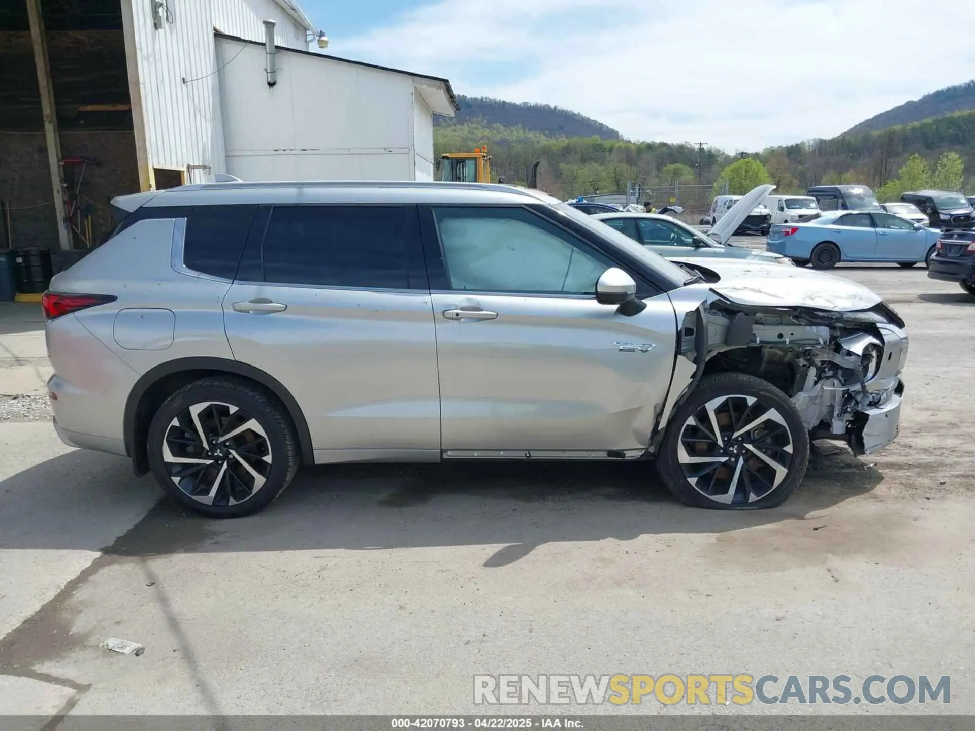 14 Фотография поврежденного автомобиля JA4T5VA90PZ029815 MITSUBISHI OUTLANDER PHEV 2023