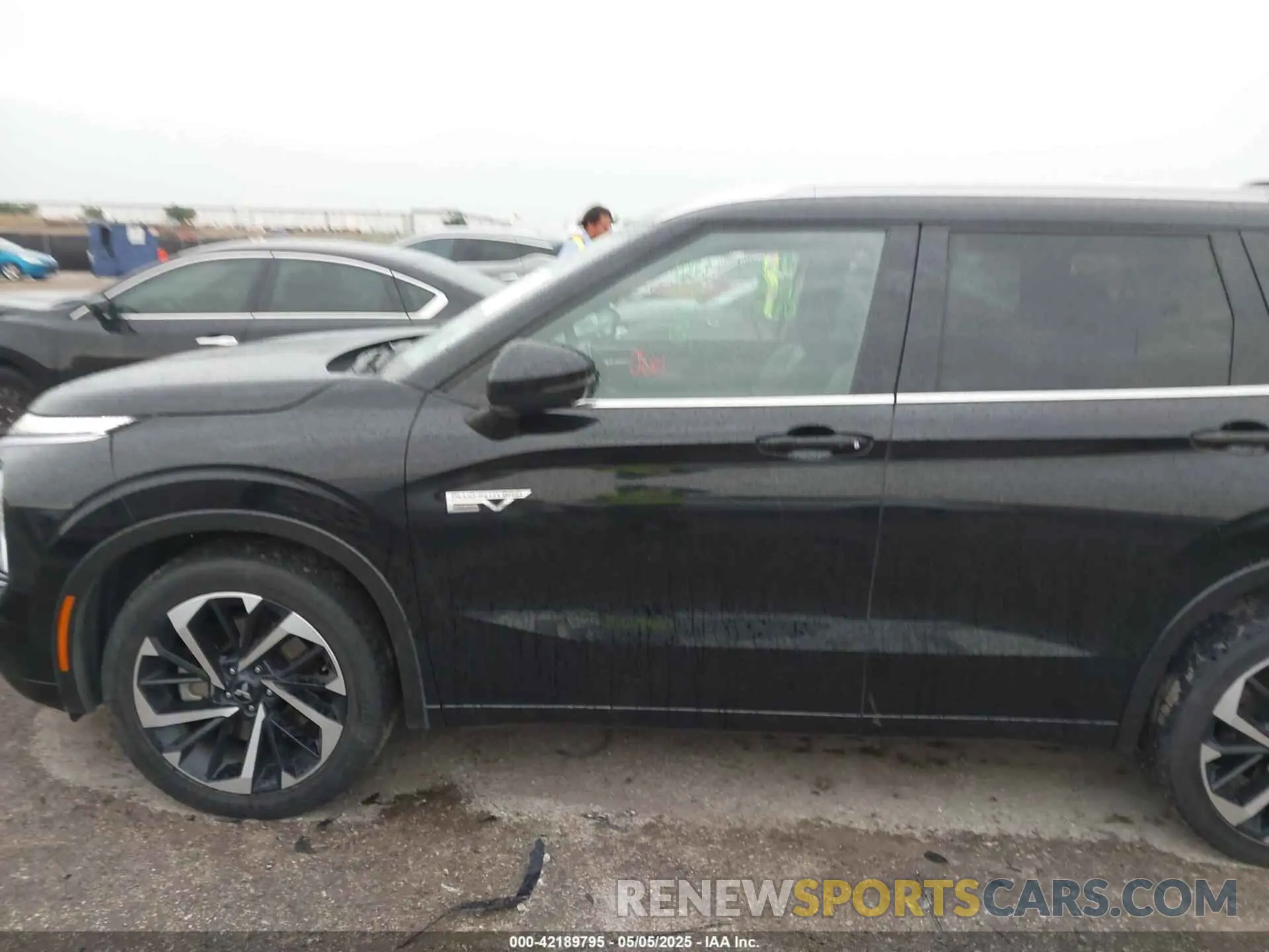 14 Photograph of a damaged car JA4T5VA92PZ046860 MITSUBISHI OUTLANDER PHEV 2023
