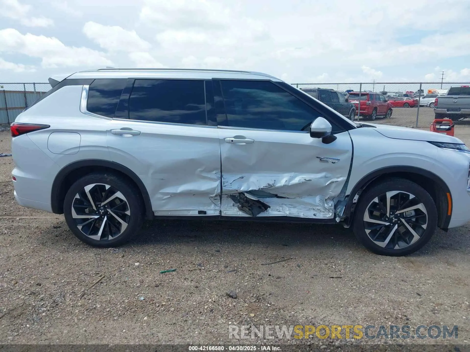 13 Фотография поврежденного автомобиля JA4T5VA94PZ029056 MITSUBISHI OUTLANDER PHEV 2023