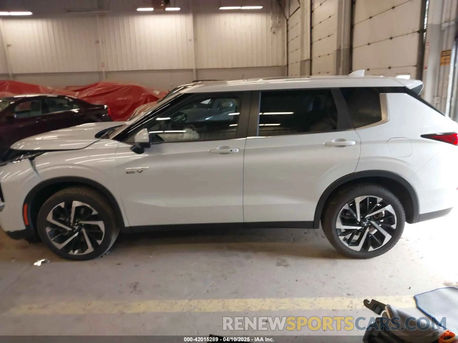 14 Фотография поврежденного автомобиля JA4T5VA97SZ001390 MITSUBISHI OUTLANDER PHEV 2025