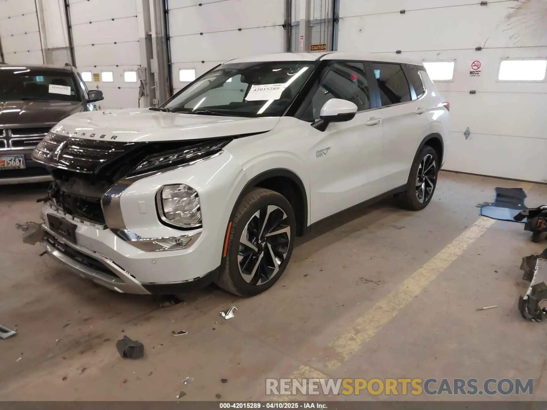 2 Фотография поврежденного автомобиля JA4T5VA97SZ001390 MITSUBISHI OUTLANDER PHEV 2025