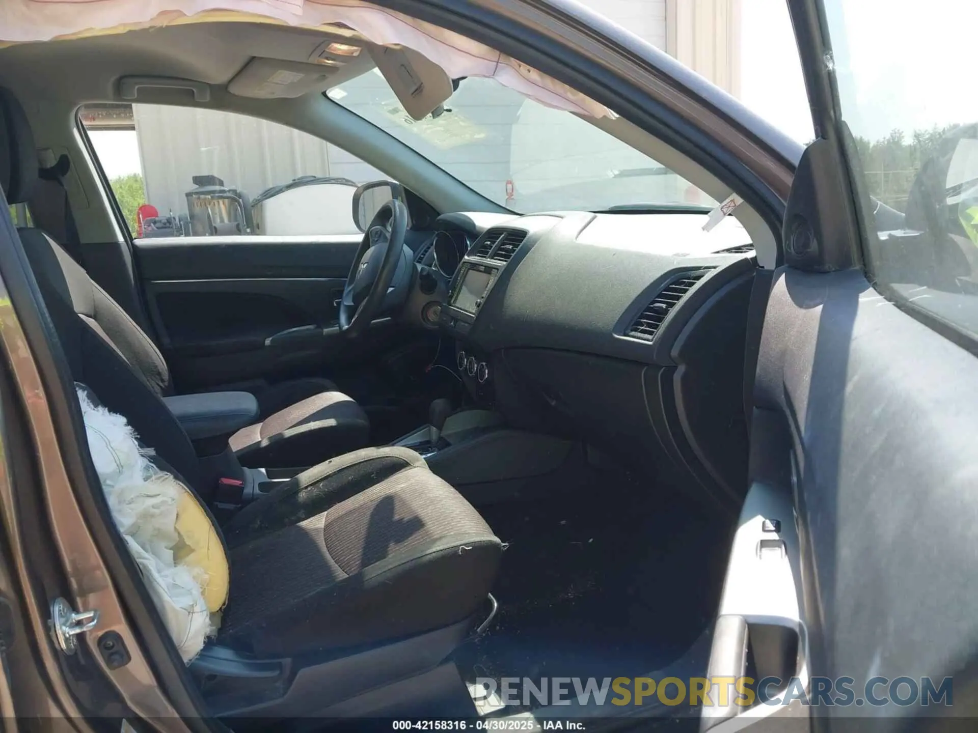 5 Photograph of a damaged car JA4AP3AU1KU028642 MITSUBISHI OUTLANDER SPORT 2019