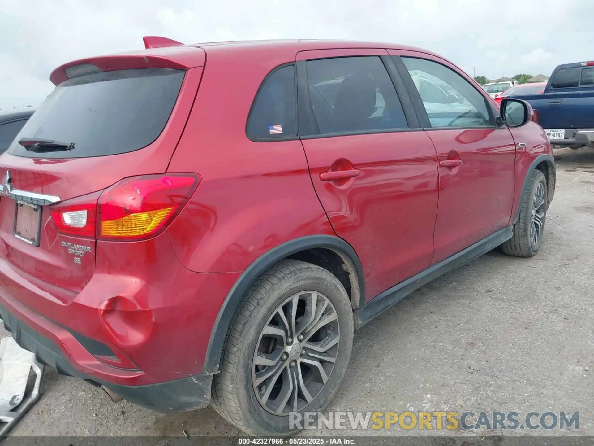 4 Photograph of a damaged car JA4AP4AU0KU024474 MITSUBISHI OUTLANDER SPORT 2019