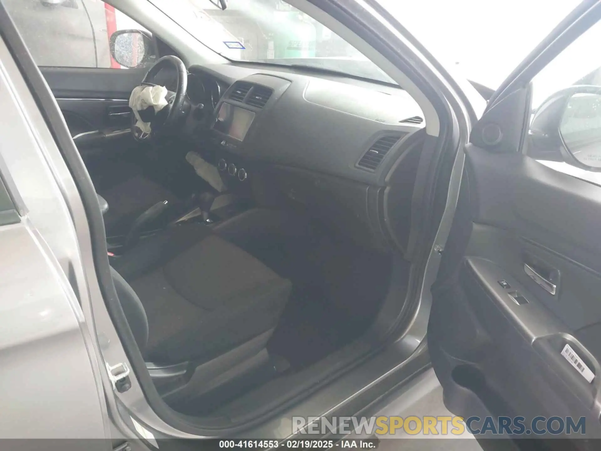 5 Photograph of a damaged car JA4AP4AUXKU005432 MITSUBISHI OUTLANDER SPORT 2019