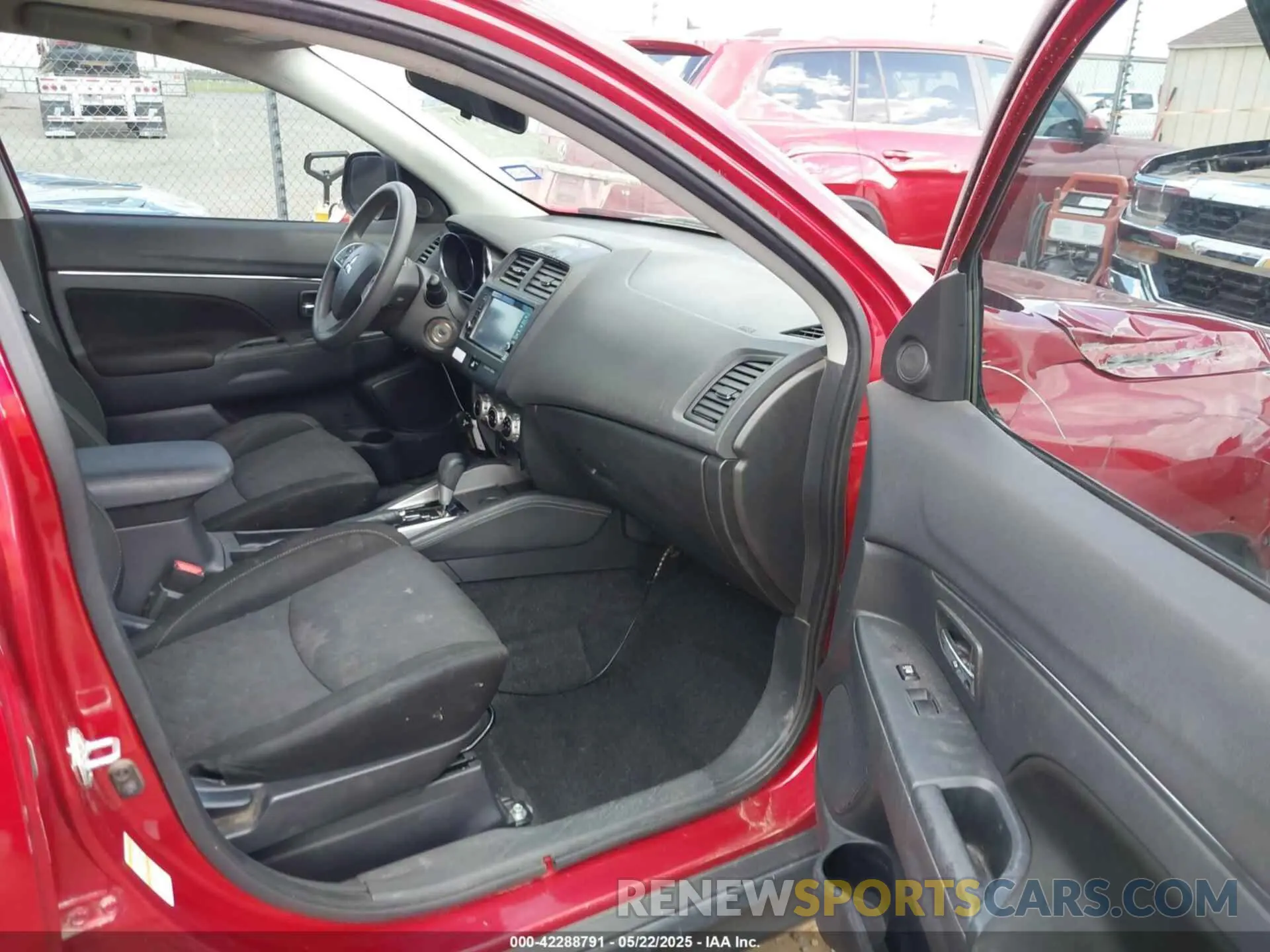 5 Photograph of a damaged car JA4AP3AU7LU001558 MITSUBISHI OUTLANDER SPORT 2020