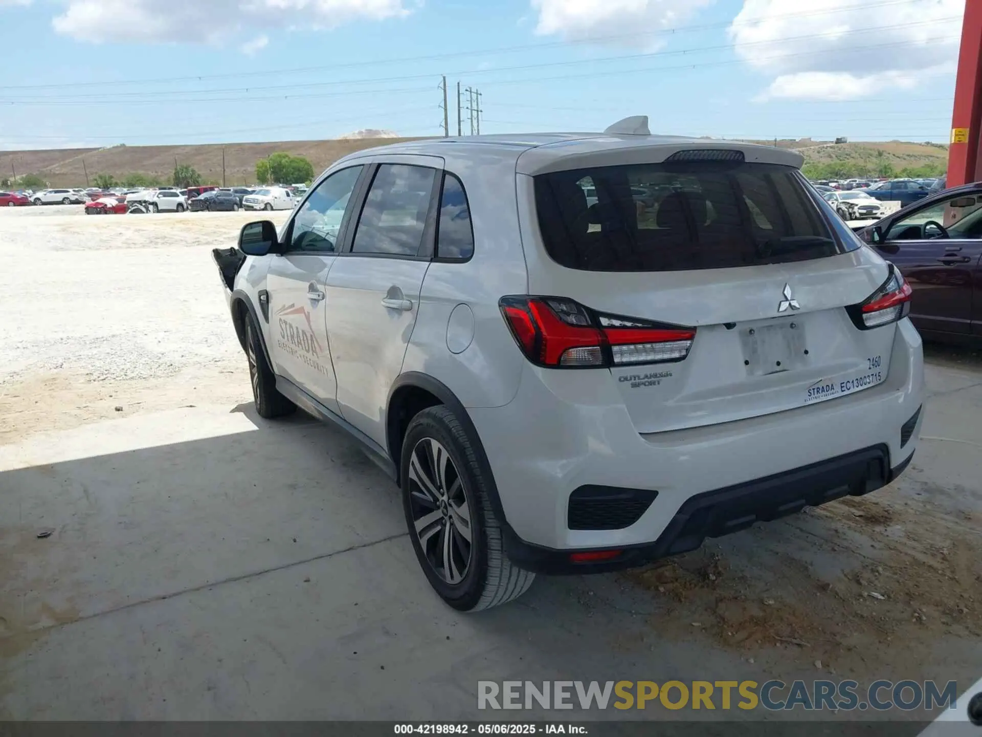3 Фотография поврежденного автомобиля JA4AP3AUXLU008004 MITSUBISHI OUTLANDER SPORT 2020