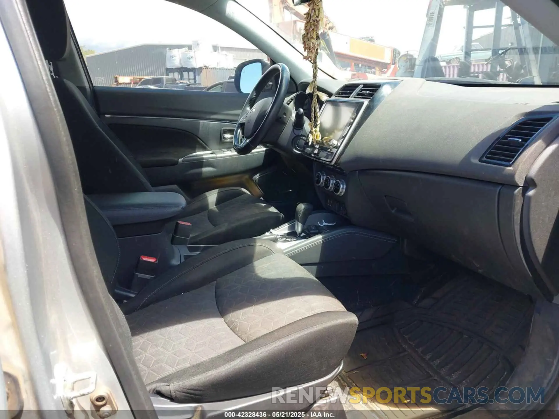 5 Photograph of a damaged car JA4AR3AUXLU030935 MITSUBISHI OUTLANDER SPORT 2020