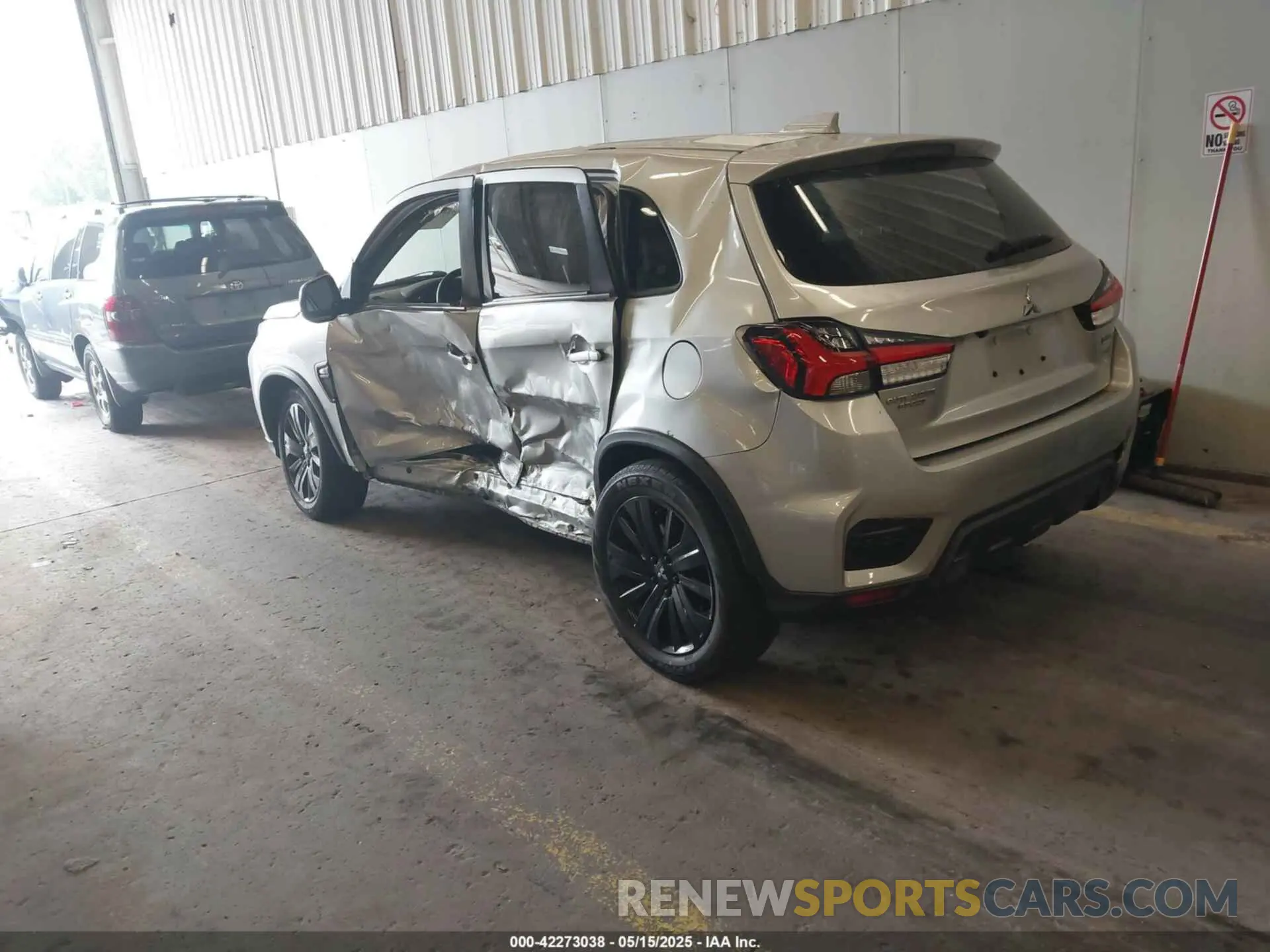 3 Фотография поврежденного автомобиля JA4ARUAU6MU027277 MITSUBISHI OUTLANDER SPORT 2021