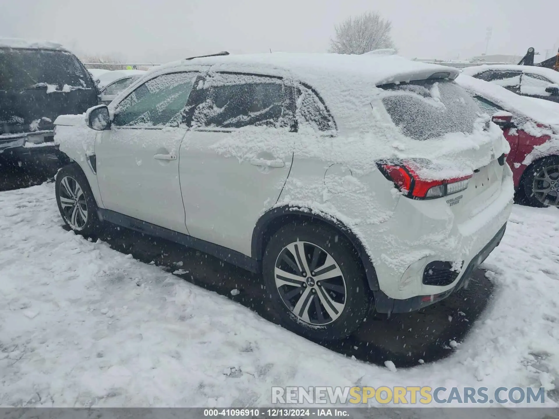 3 Photograph of a damaged car JA4ARUAU7MU015610 MITSUBISHI OUTLANDER SPORT 2021