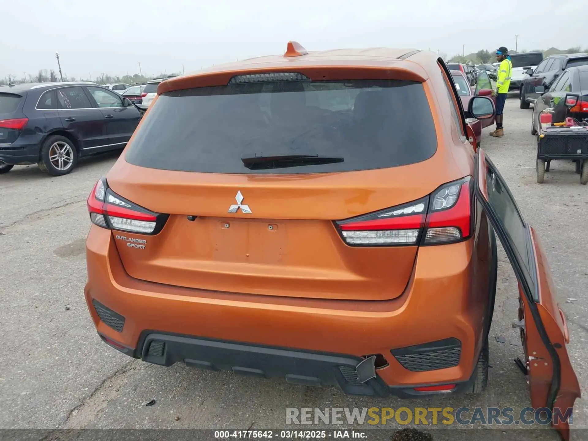 17 Photograph of a damaged car JA4APUAU1NU010474 MITSUBISHI OUTLANDER SPORT 2022