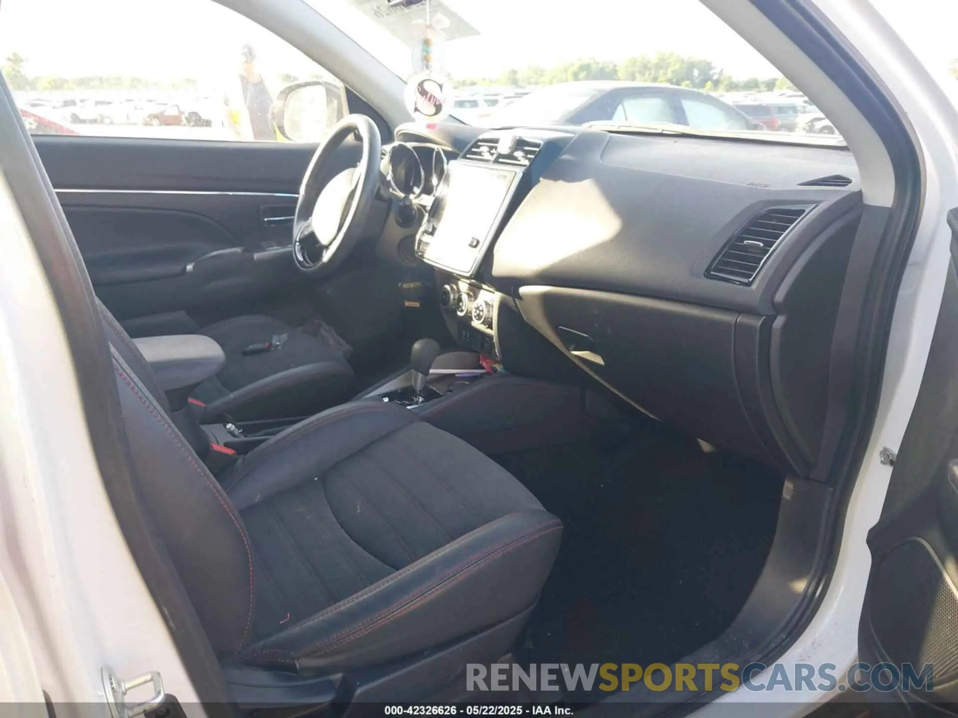 5 Photograph of a damaged car JA4APVAU2NU011803 MITSUBISHI OUTLANDER SPORT 2022