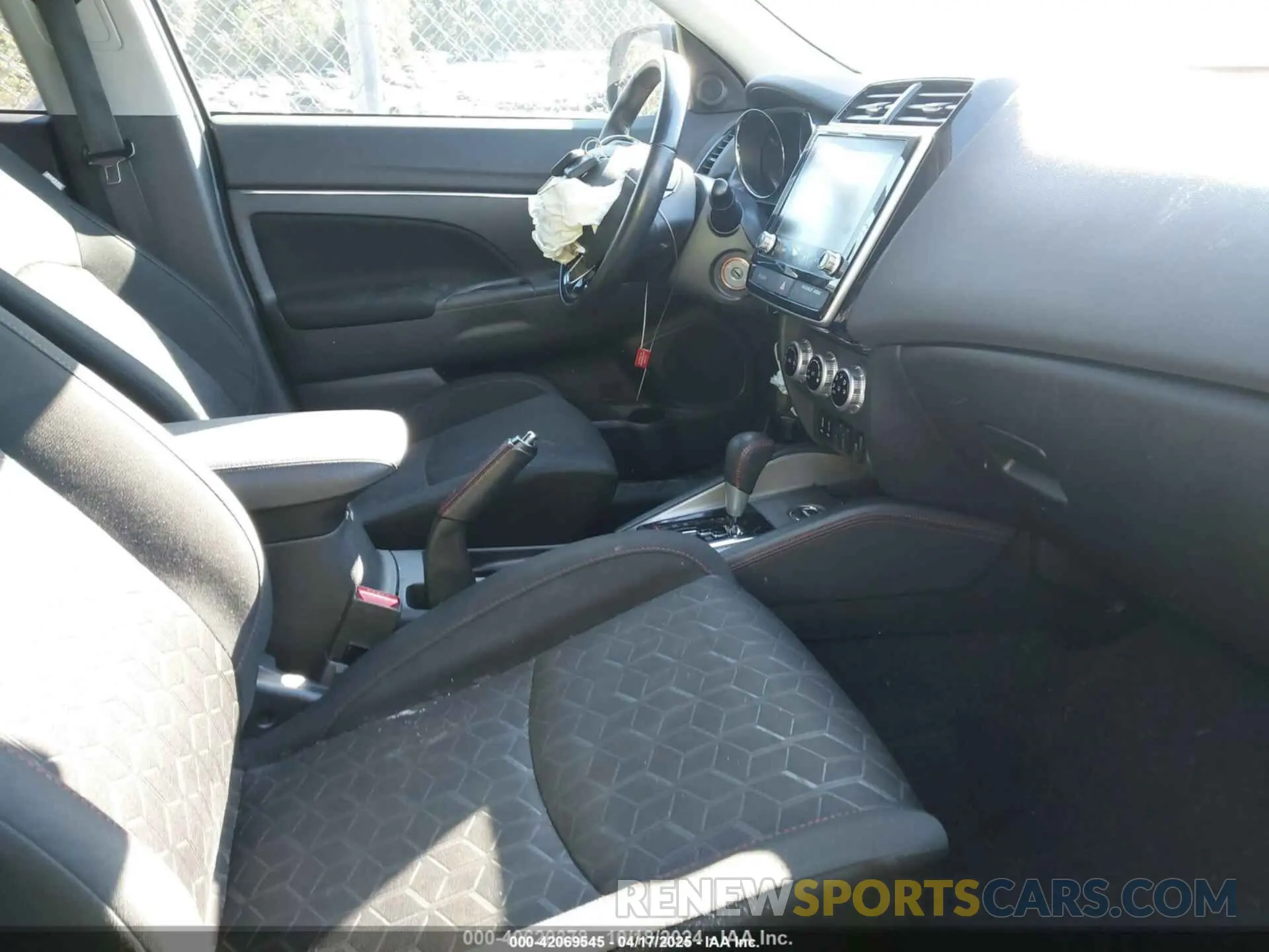 5 Photograph of a damaged car JA4ARUAU6NU001425 MITSUBISHI OUTLANDER SPORT 2022