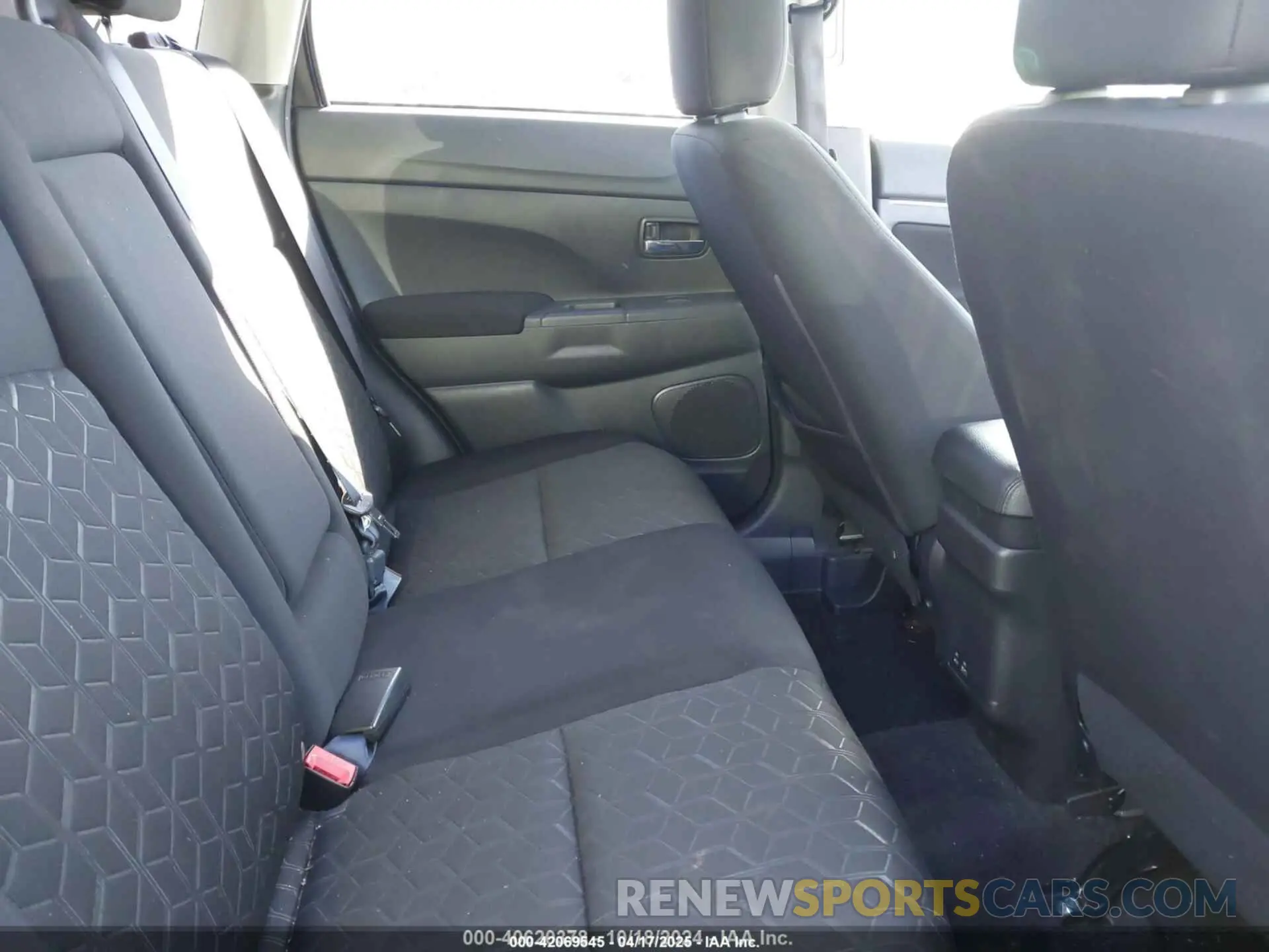8 Photograph of a damaged car JA4ARUAU6NU001425 MITSUBISHI OUTLANDER SPORT 2022