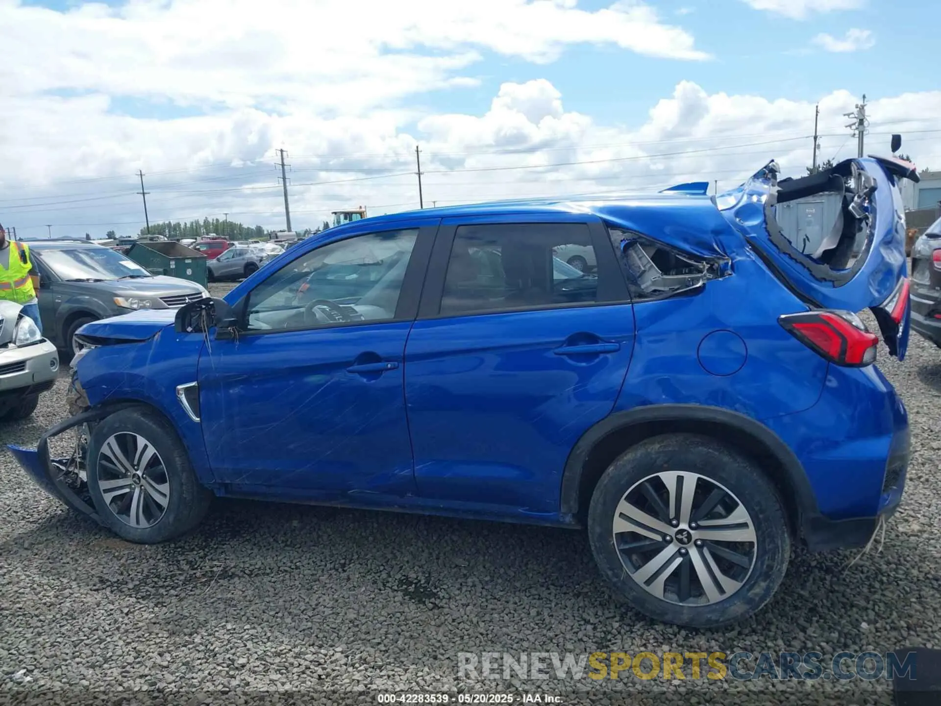 14 Фотография поврежденного автомобиля JA4ARUAU2RU017787 MITSUBISHI OUTLANDER SPORT 2024