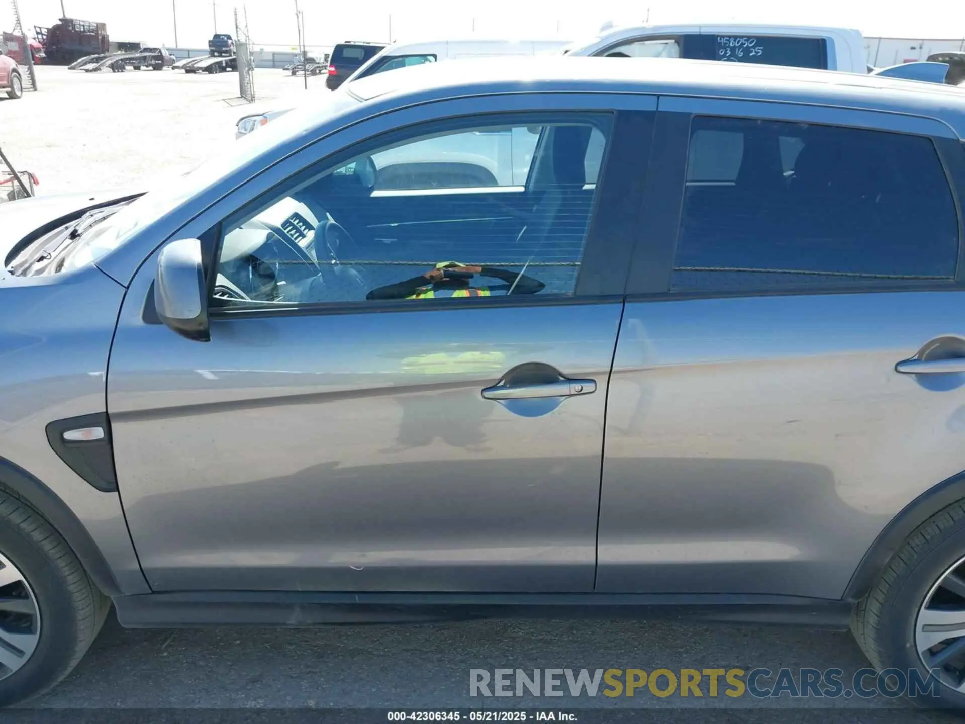 14 Фотография поврежденного автомобиля JA4ARUAU3RU025509 MITSUBISHI OUTLANDER SPORT 2024