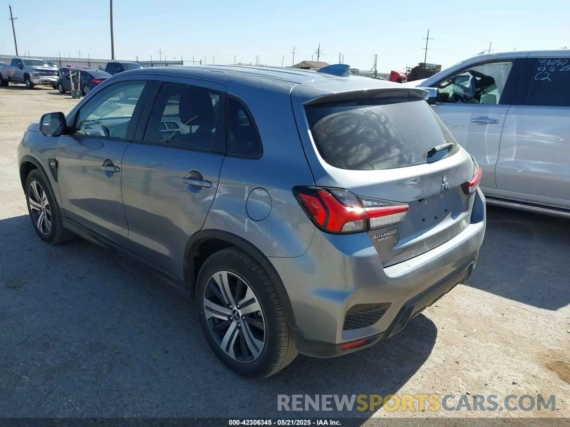 3 Фотография поврежденного автомобиля JA4ARUAU3RU025509 MITSUBISHI OUTLANDER SPORT 2024