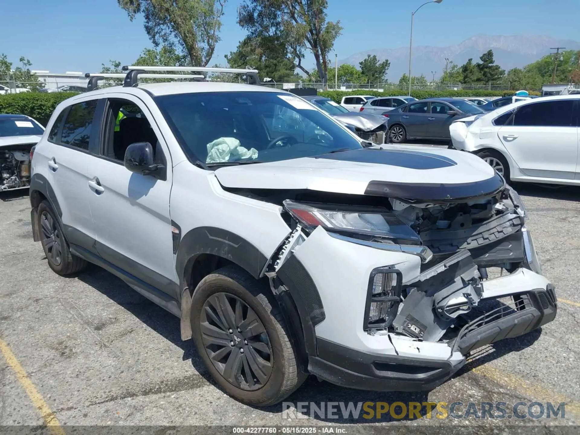 1 Фотография поврежденного автомобиля JA4ARUAU4RU005267 MITSUBISHI OUTLANDER SPORT 2024