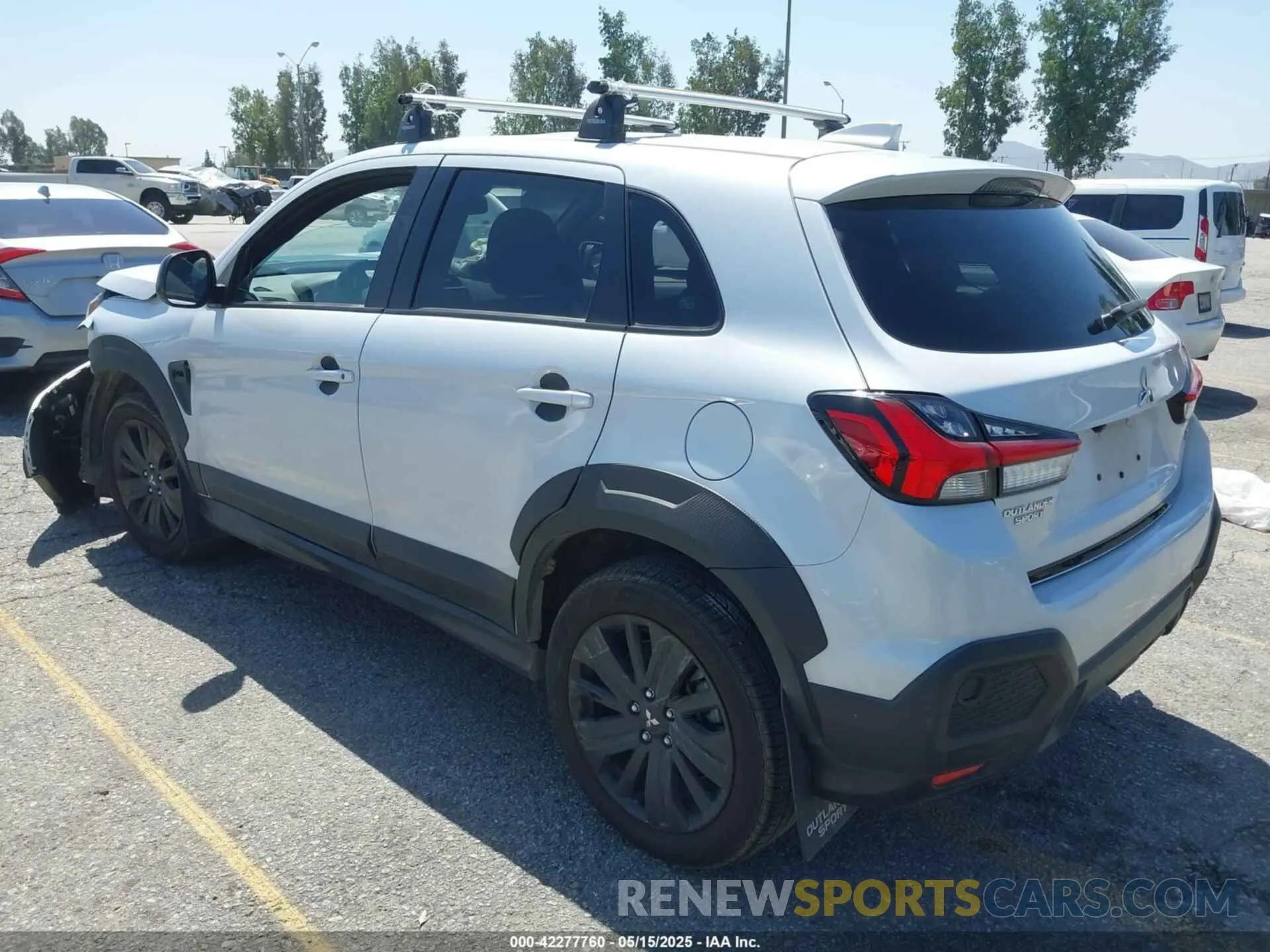 3 Фотография поврежденного автомобиля JA4ARUAU4RU005267 MITSUBISHI OUTLANDER SPORT 2024