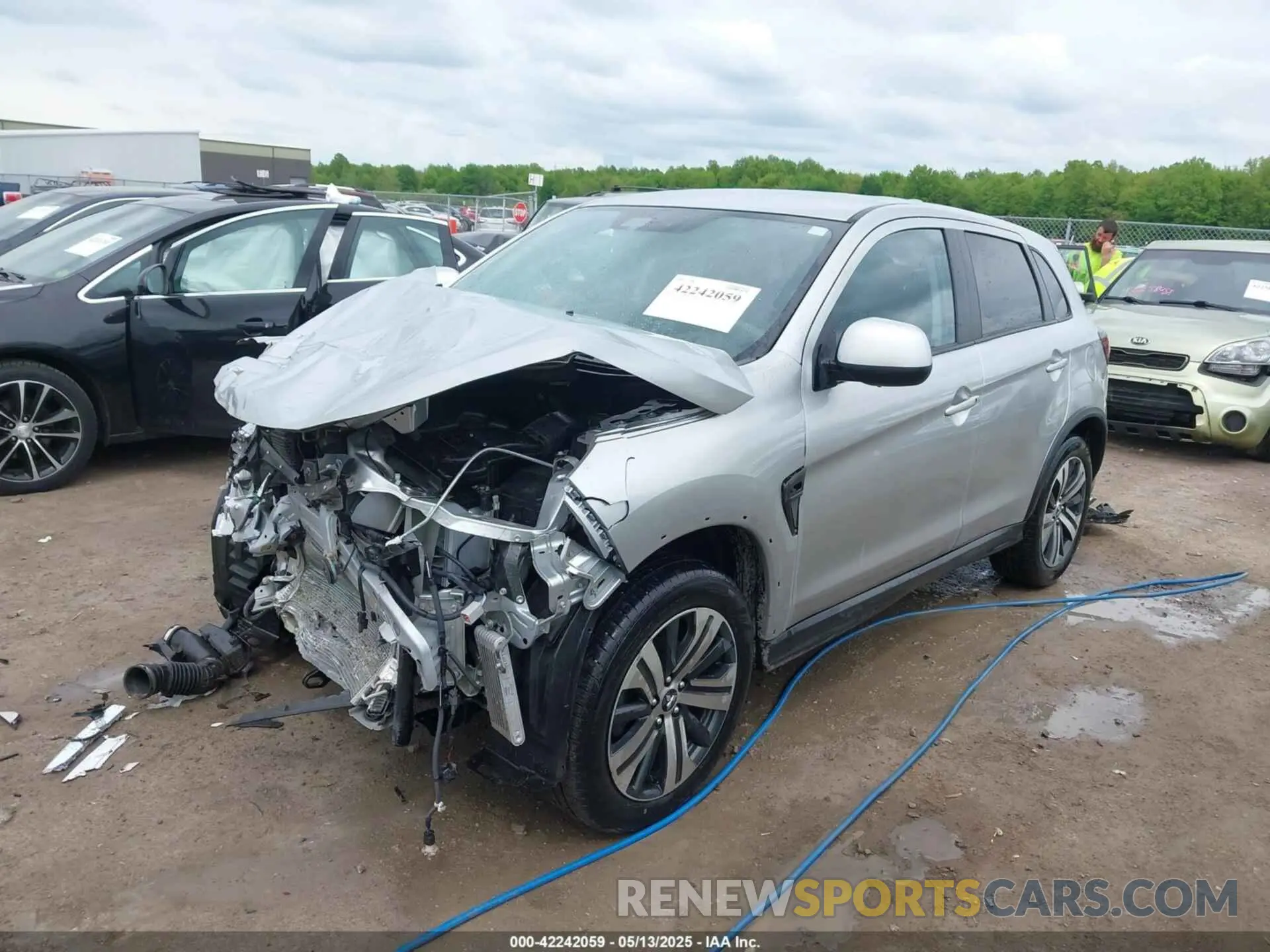 2 Фотография поврежденного автомобиля JA4ARUAU5RU005939 MITSUBISHI OUTLANDER SPORT 2024