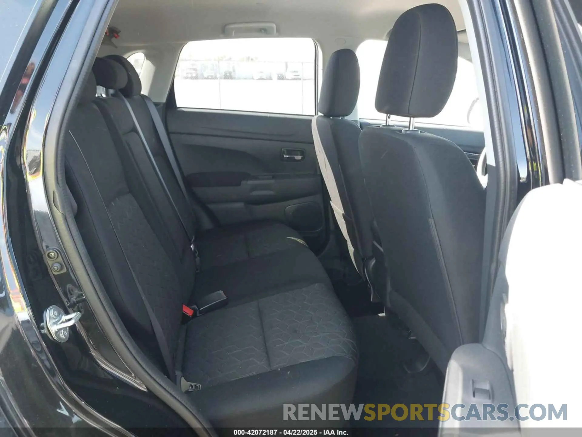 8 Фотография поврежденного автомобиля JA4ARUAU6RU025195 MITSUBISHI OUTLANDER SPORT 2024