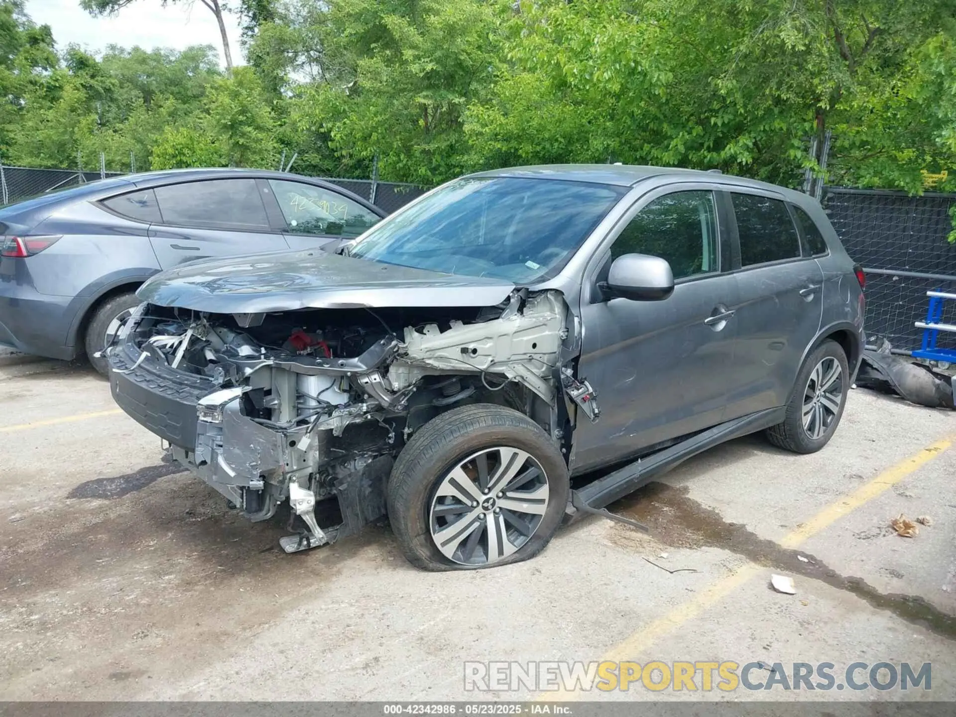 2 Фотография поврежденного автомобиля JA4ARUAU7RU008082 MITSUBISHI OUTLANDER SPORT 2024