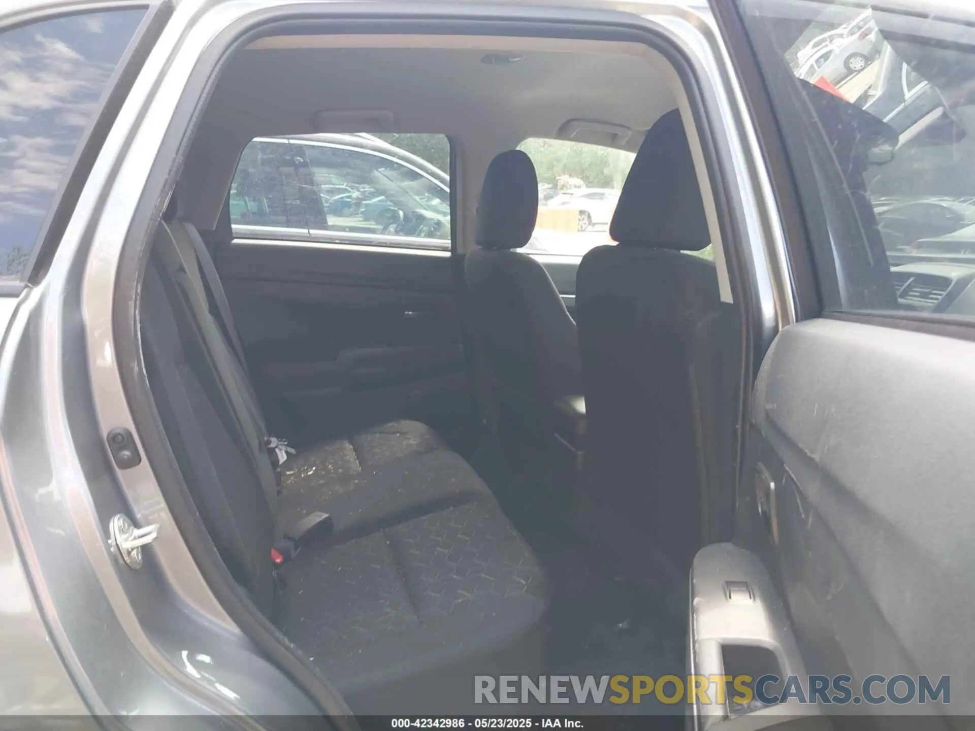 8 Фотография поврежденного автомобиля JA4ARUAU7RU008082 MITSUBISHI OUTLANDER SPORT 2024