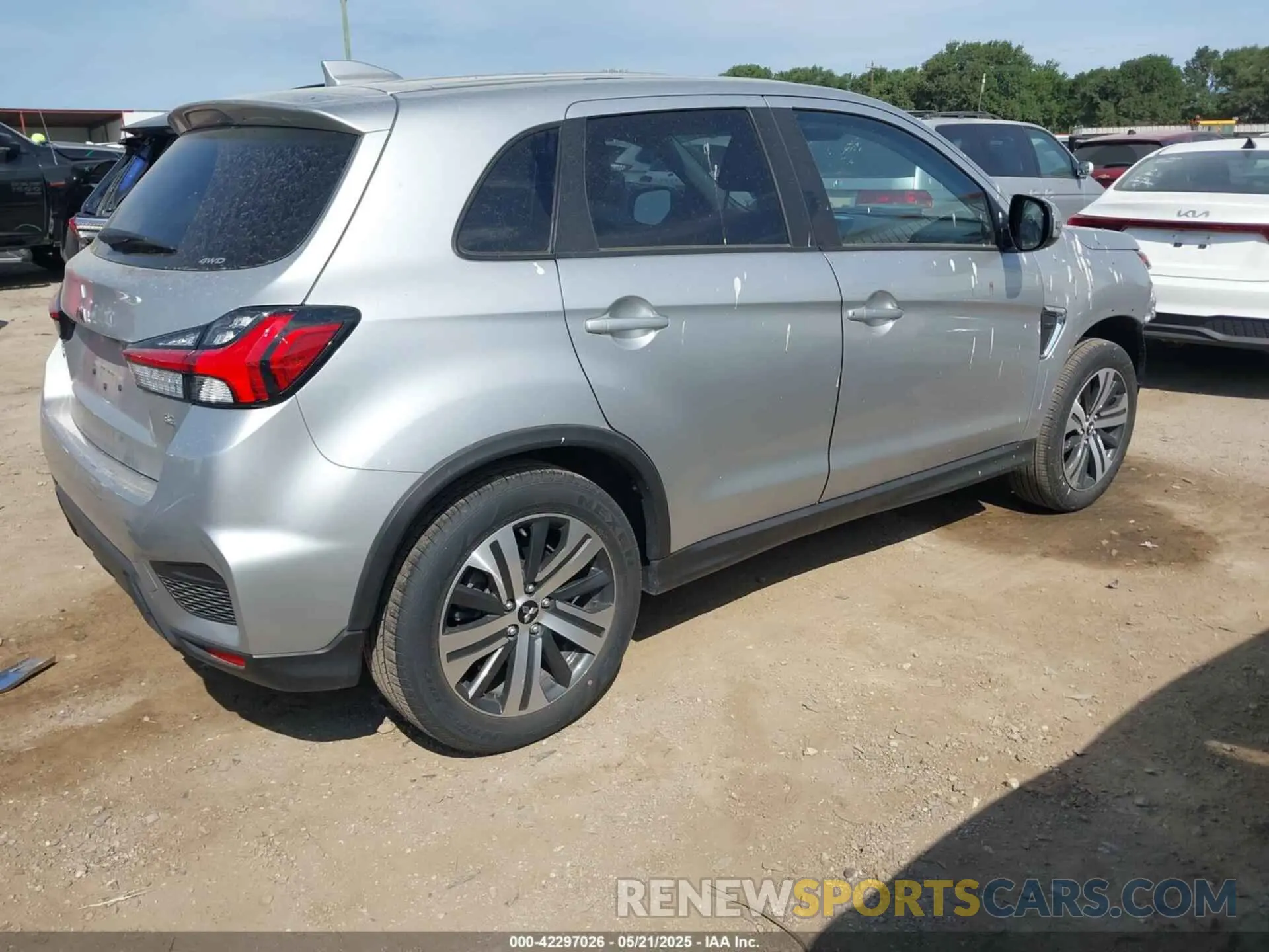 4 Фотография поврежденного автомобиля JA4ARUAUXRU008206 MITSUBISHI OUTLANDER SPORT 2024