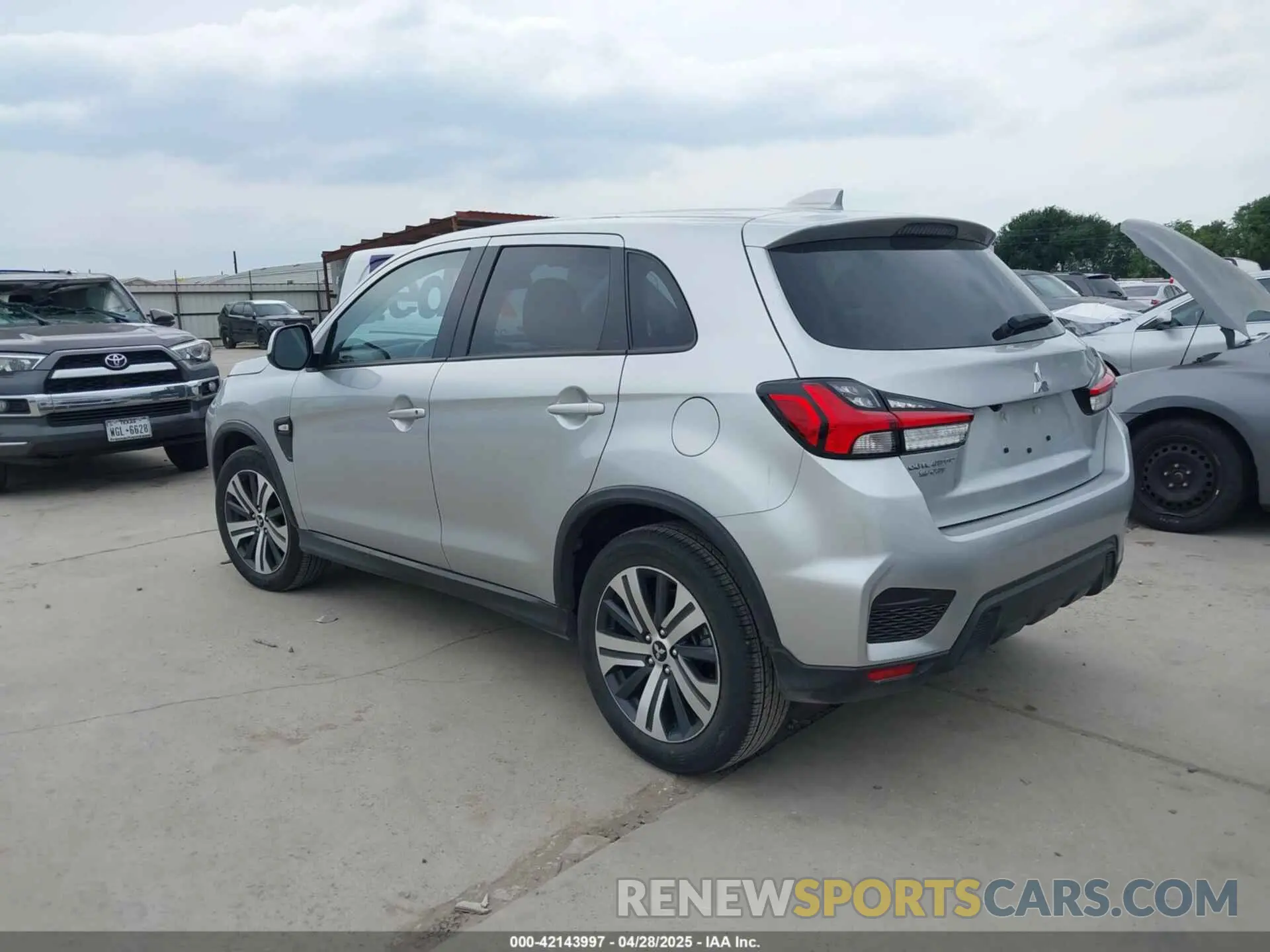 14 Photograph of a damaged car JA4ARUAUXRU017567 MITSUBISHI OUTLANDER SPORT 2024