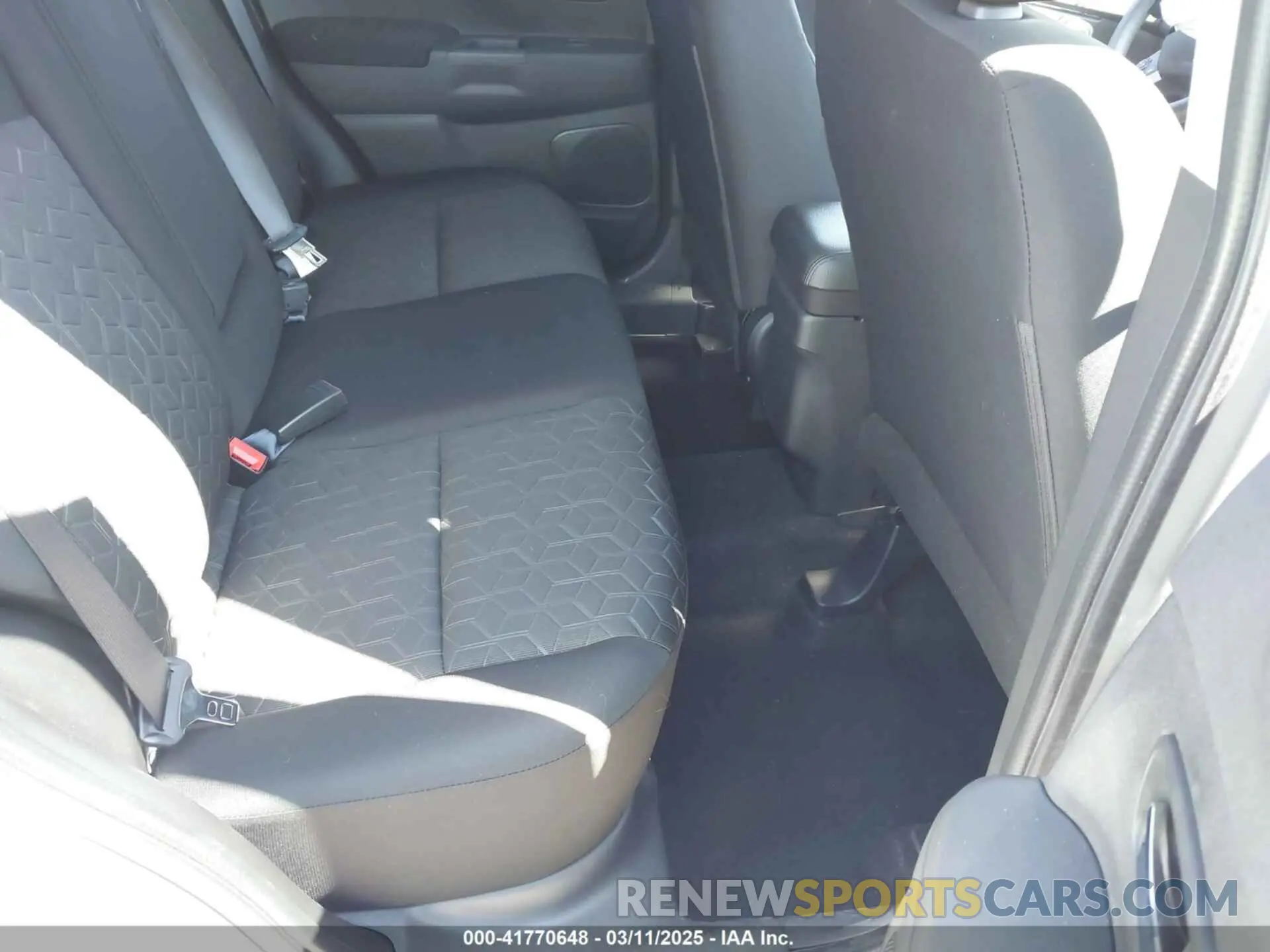 8 Фотография поврежденного автомобиля JA4ARUAUXRU023286 MITSUBISHI OUTLANDER SPORT 2024