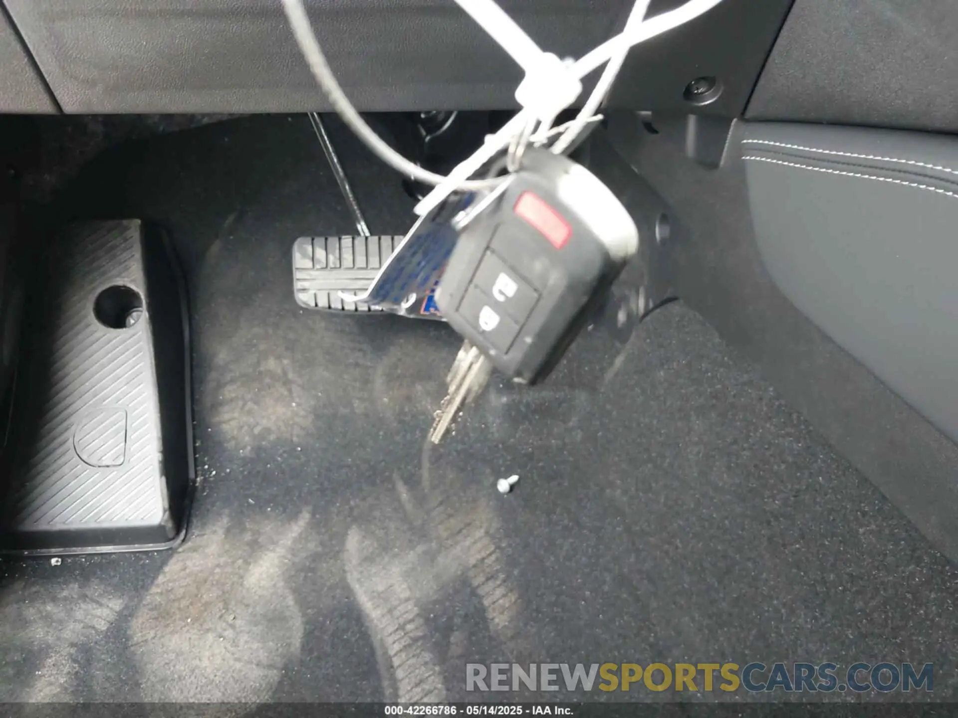 11 Фотография поврежденного автомобиля JA4ARUAU5SU002870 MITSUBISHI OUTLANDER SPORT 2025