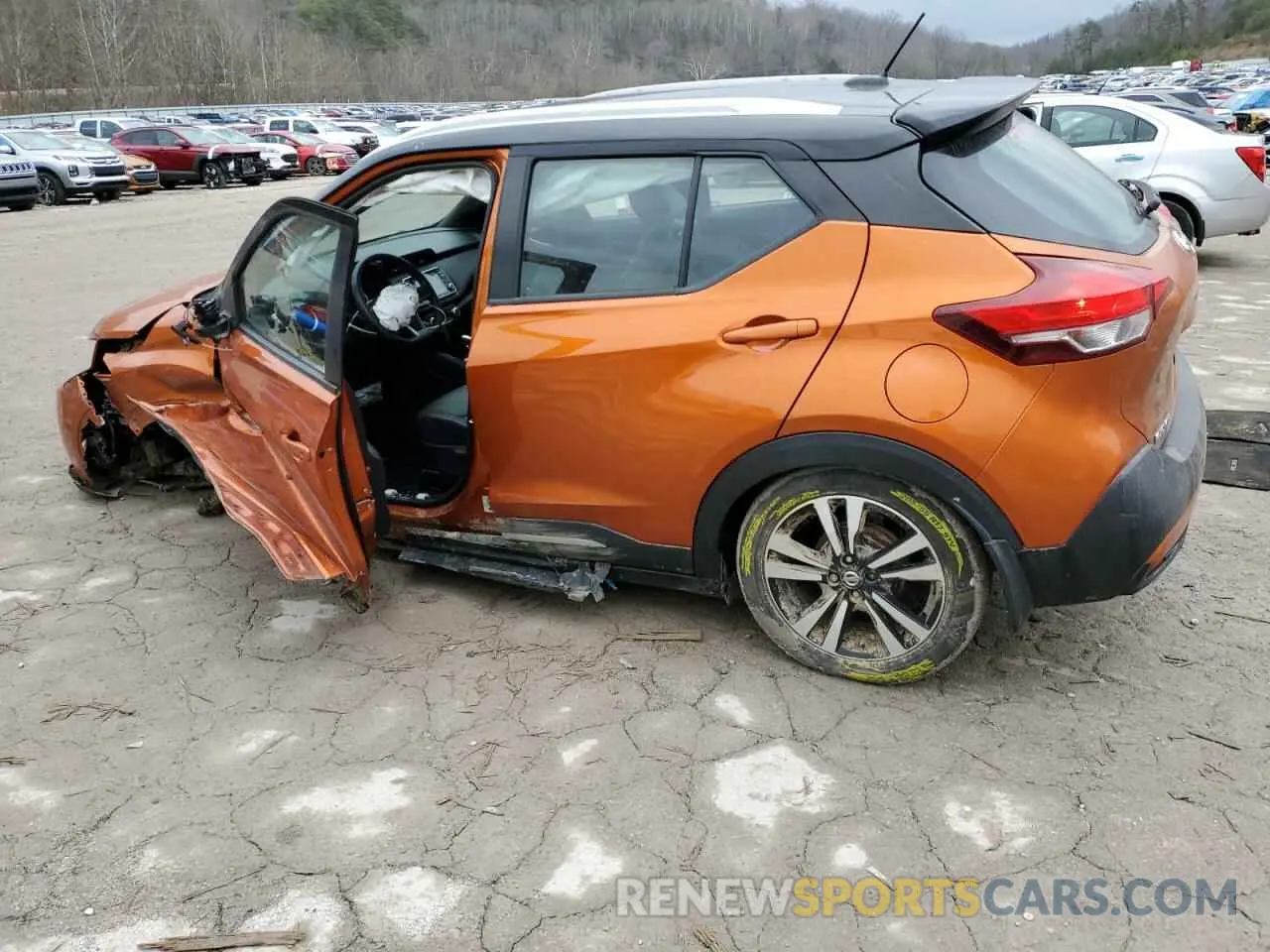 2 Фотография поврежденного автомобиля 3N1CP5CU5KL559993 NISSAN 200SX 2019