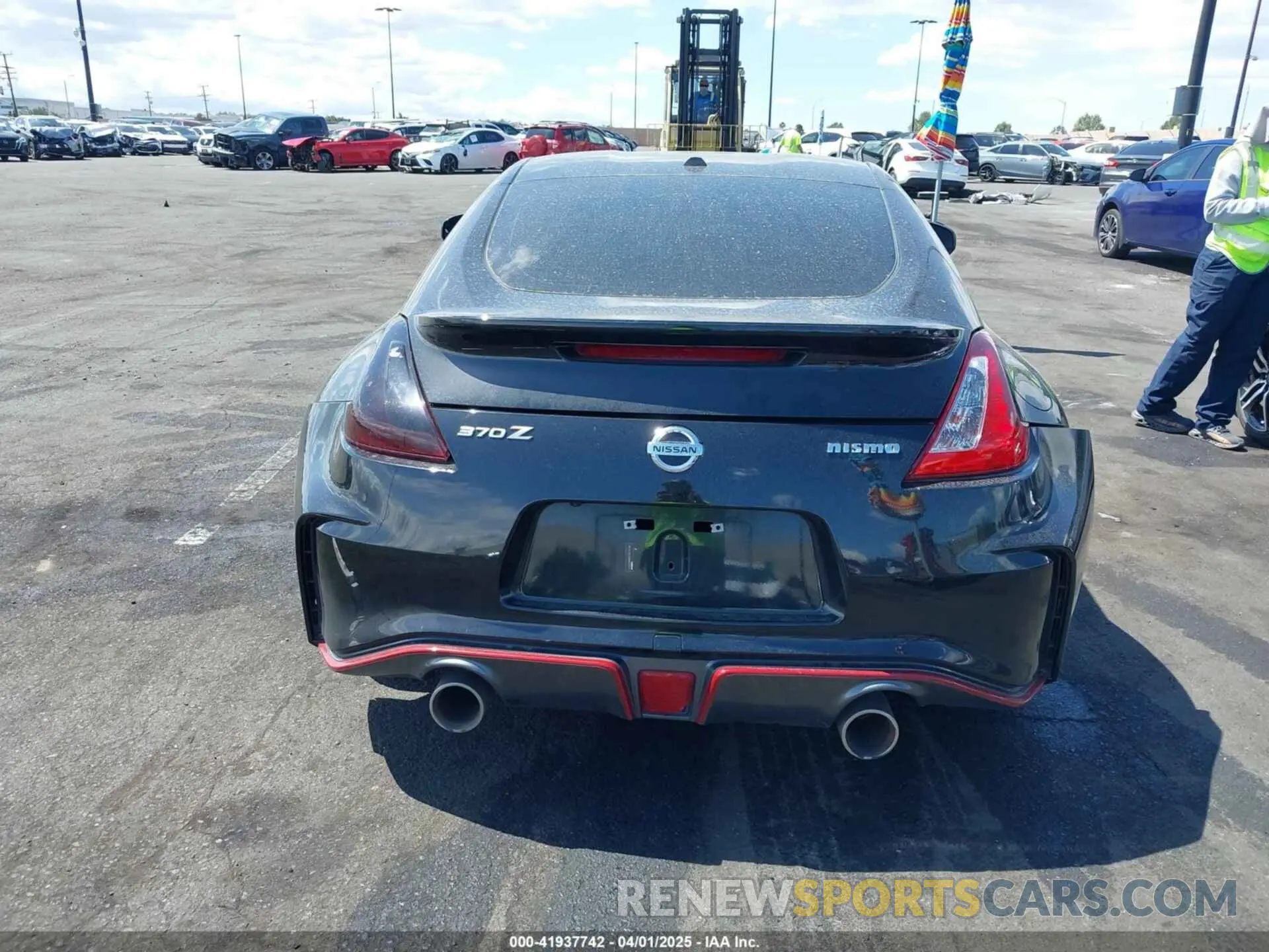 17 Photograph of a damaged car JN1AZ4EH4KM420441 NISSAN 370Z 2019