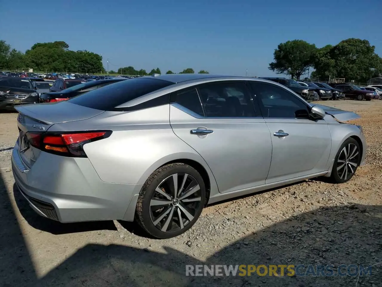 3 Photograph of a damaged car 1N4AL4FV2KC246836 NISSAN ALTIMA 2019