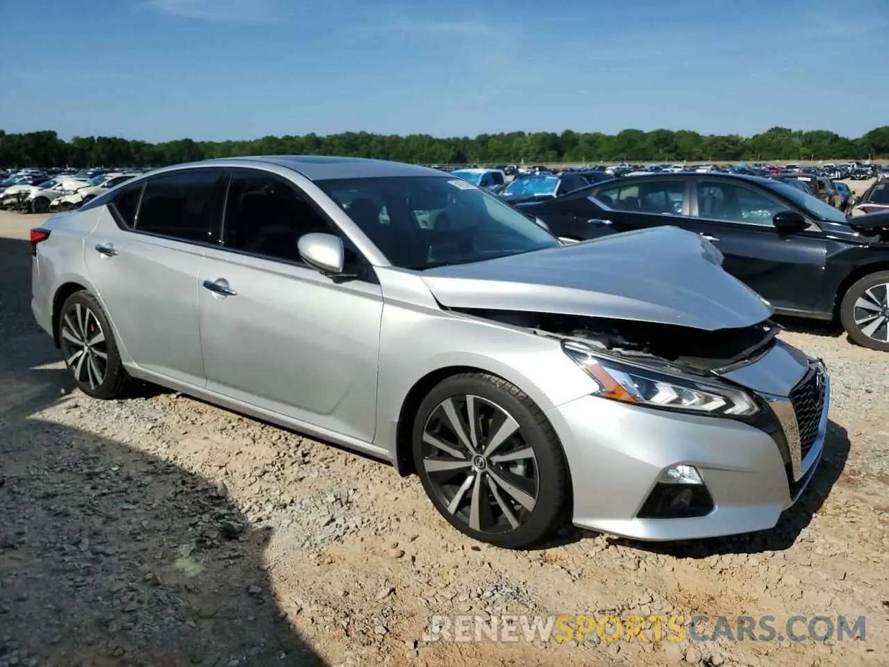 4 Photograph of a damaged car 1N4AL4FV2KC246836 NISSAN ALTIMA 2019