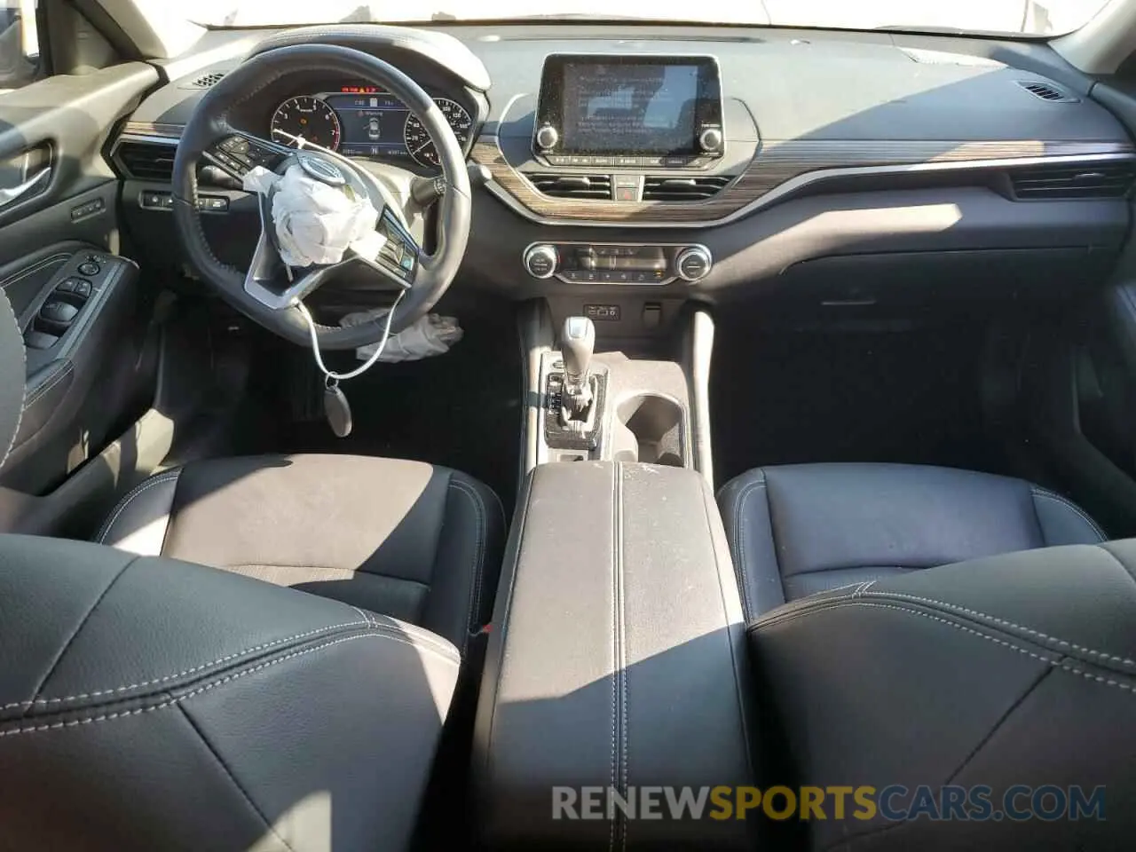 8 Photograph of a damaged car 1N4AL4FV2KC246836 NISSAN ALTIMA 2019