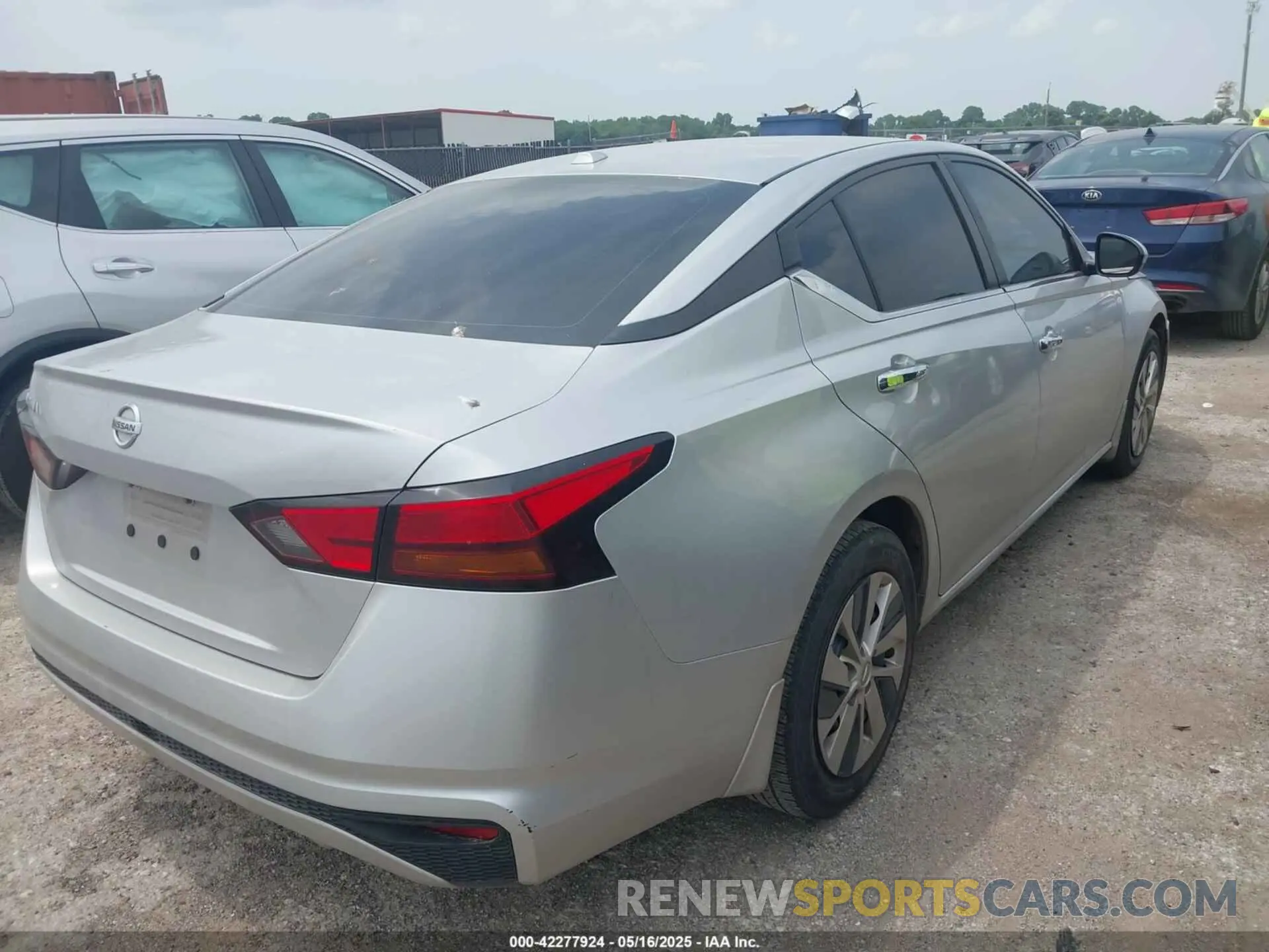 4 Фотография поврежденного автомобиля 1N4BL4BV0KC135227 NISSAN ALTIMA 2019