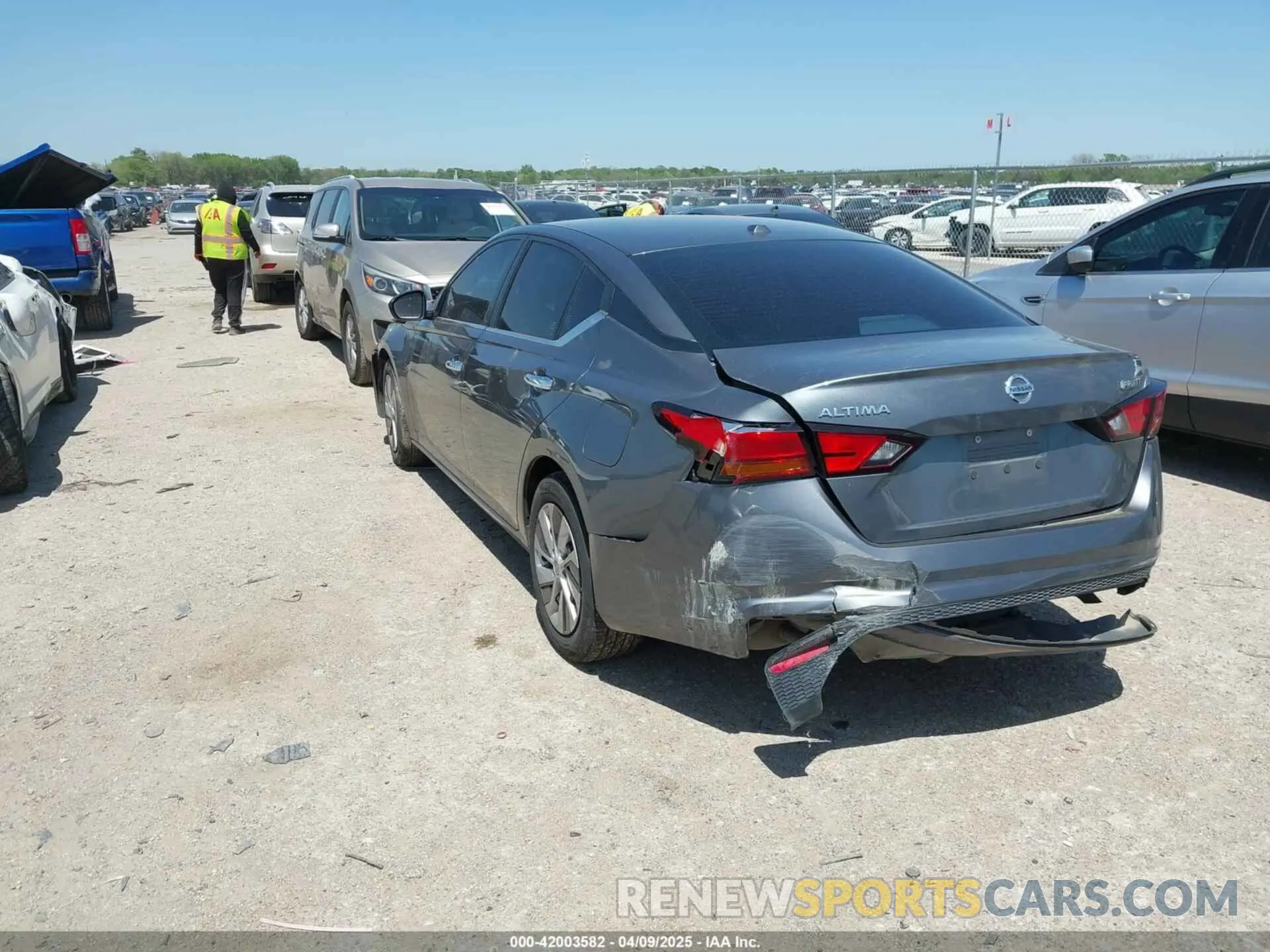 3 Photograph of a damaged car 1N4BL4BV0KC165604 NISSAN ALTIMA 2019