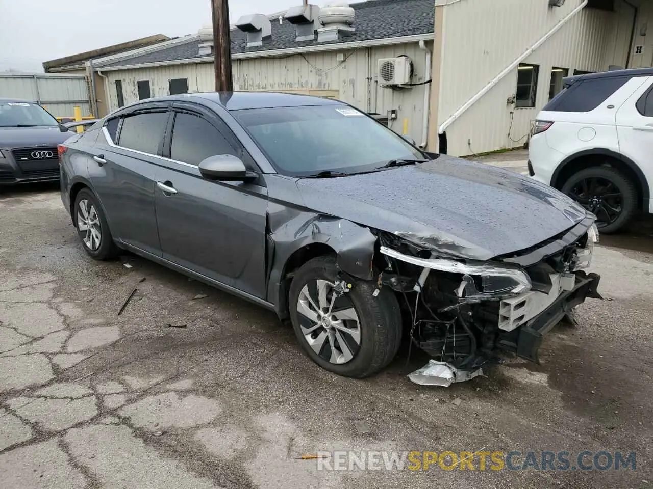 4 Photograph of a damaged car 1N4BL4BV0KC182306 NISSAN ALTIMA 2019