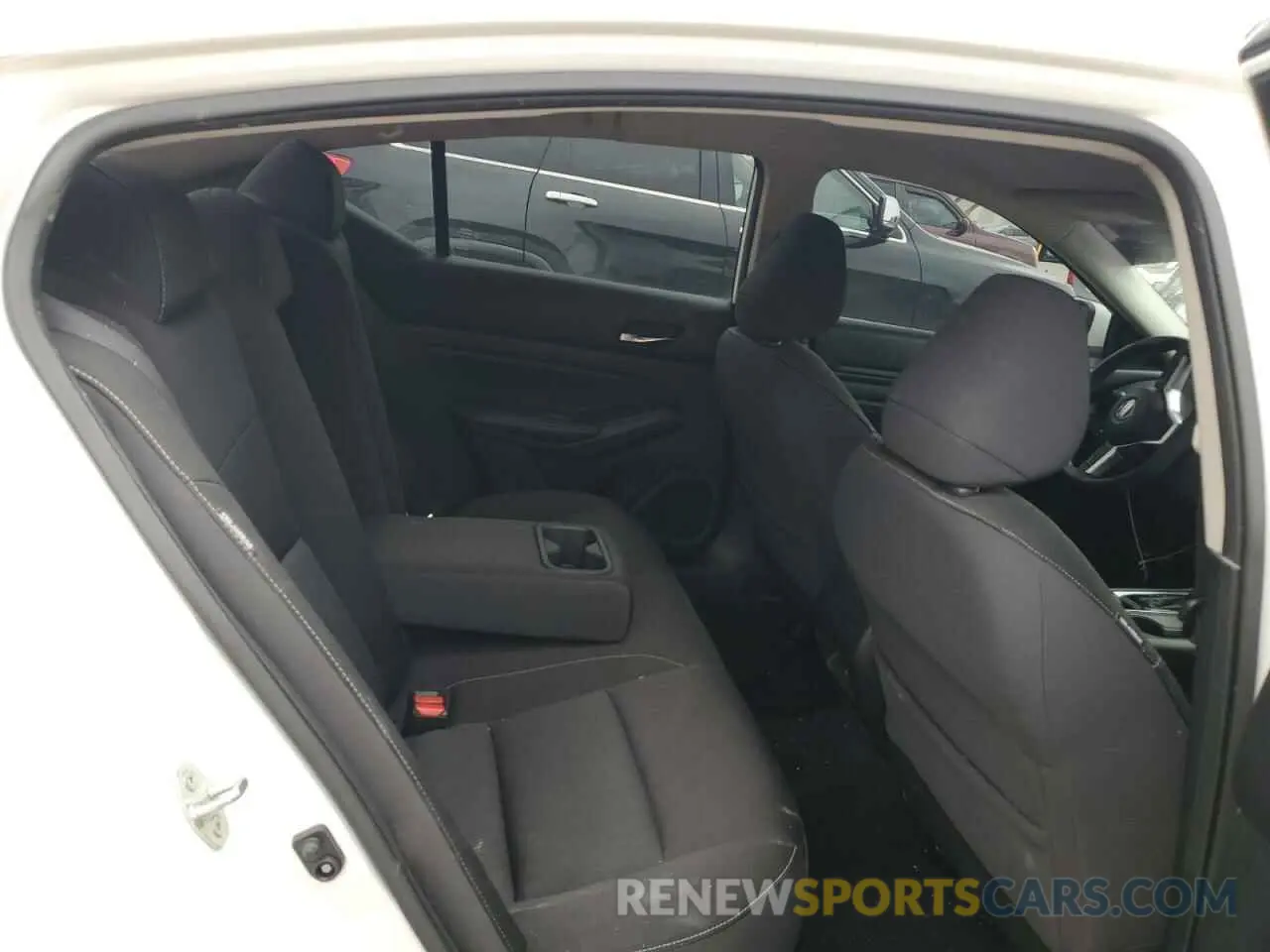 10 Photograph of a damaged car 1N4BL4BV0KC207950 NISSAN ALTIMA 2019