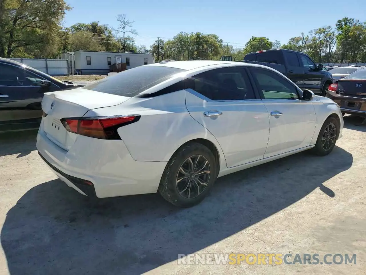 3 Photograph of a damaged car 1N4BL4BV0KC241578 NISSAN ALTIMA 2019