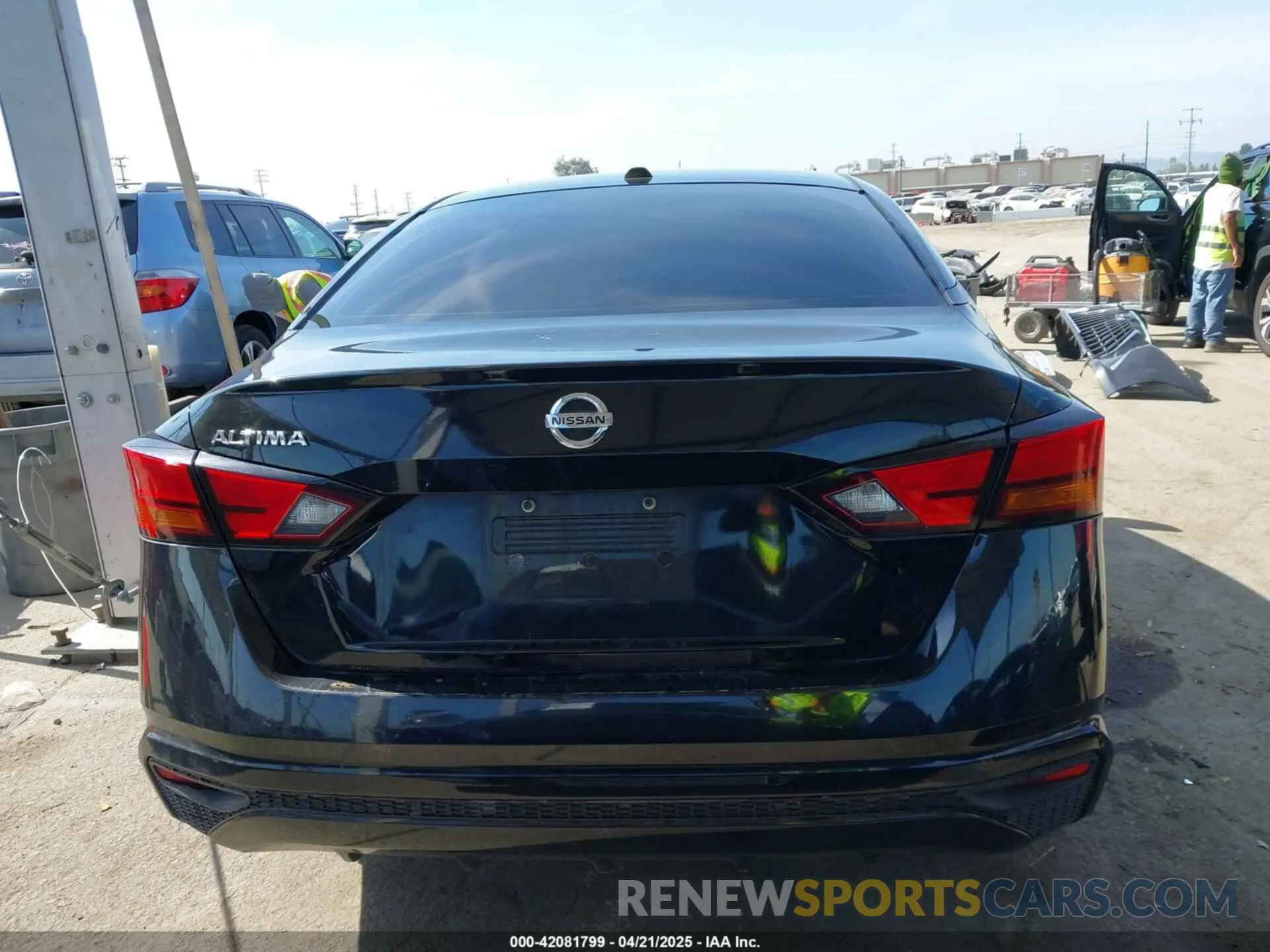 17 Фотография поврежденного автомобиля 1N4BL4BV0KN323816 NISSAN ALTIMA 2019