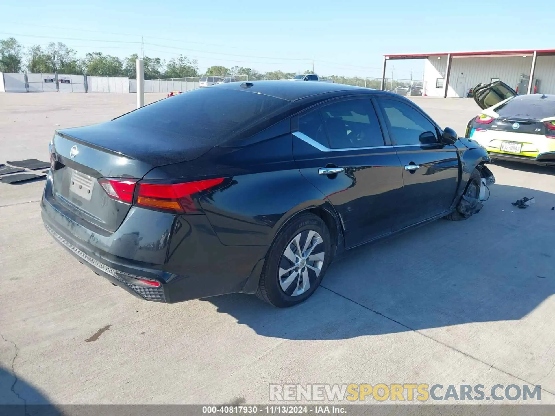 4 Photograph of a damaged car 1N4BL4BV0KN326697 NISSAN ALTIMA 2019