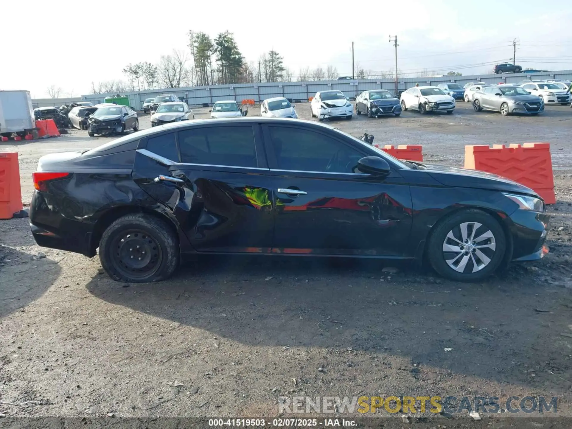 13 Photograph of a damaged car 1N4BL4BV0KN328384 NISSAN ALTIMA 2019