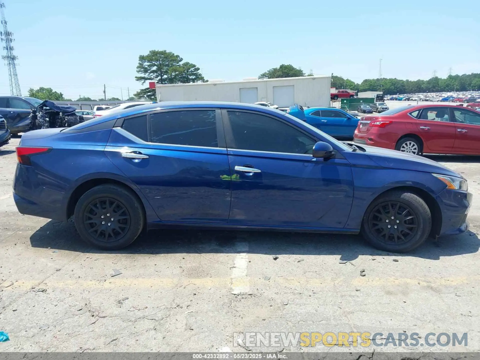 13 Photograph of a damaged car 1N4BL4BV1KC153719 NISSAN ALTIMA 2019